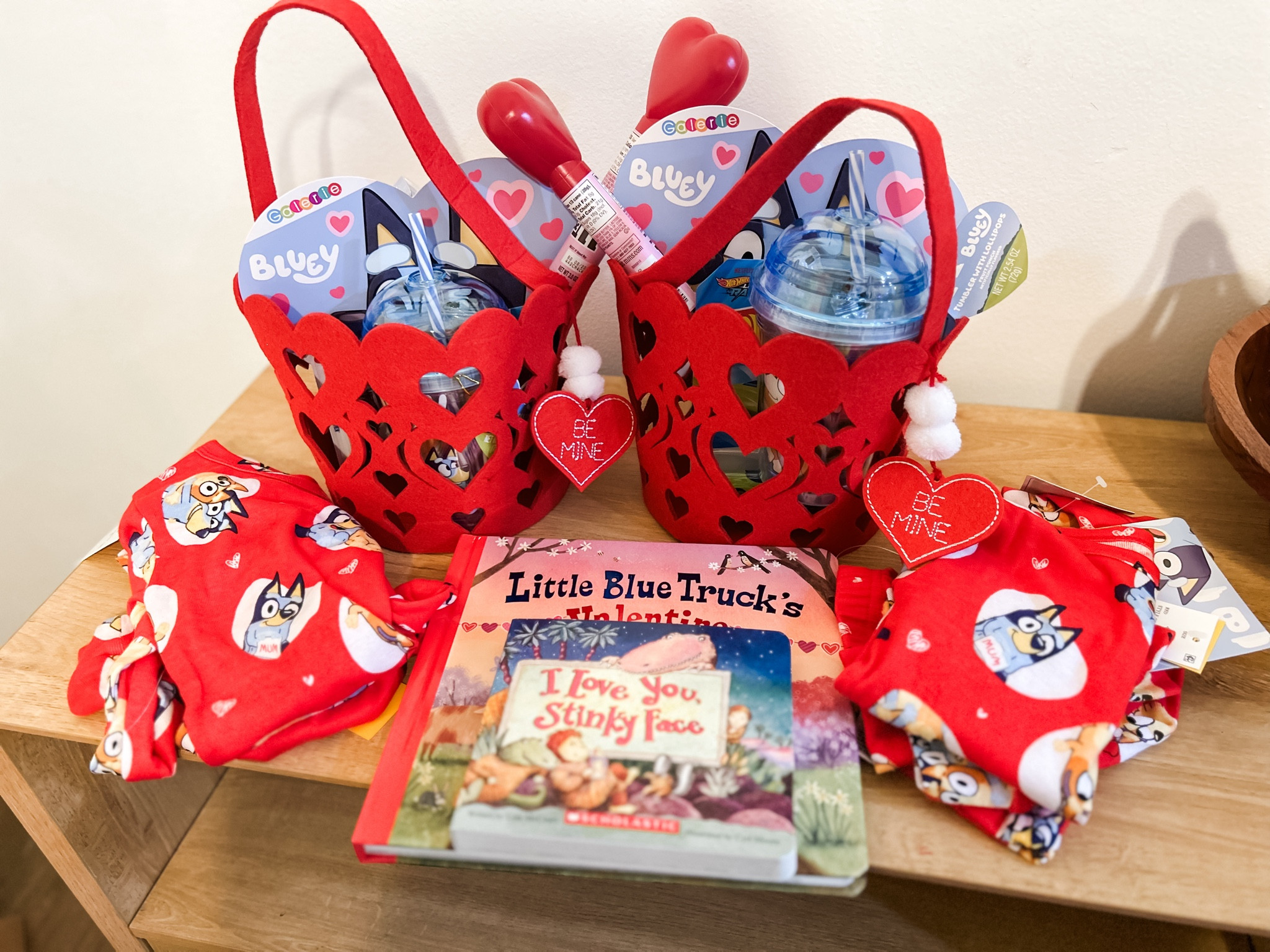 Valentine’s Day baskets for my little guys

Target | Valentine’s Day basket | Valentine’s gifts for kids | kids valentines | toddler | parenting | family 

#LTKFamily #LTKFindsUnder50 #LTKKids
