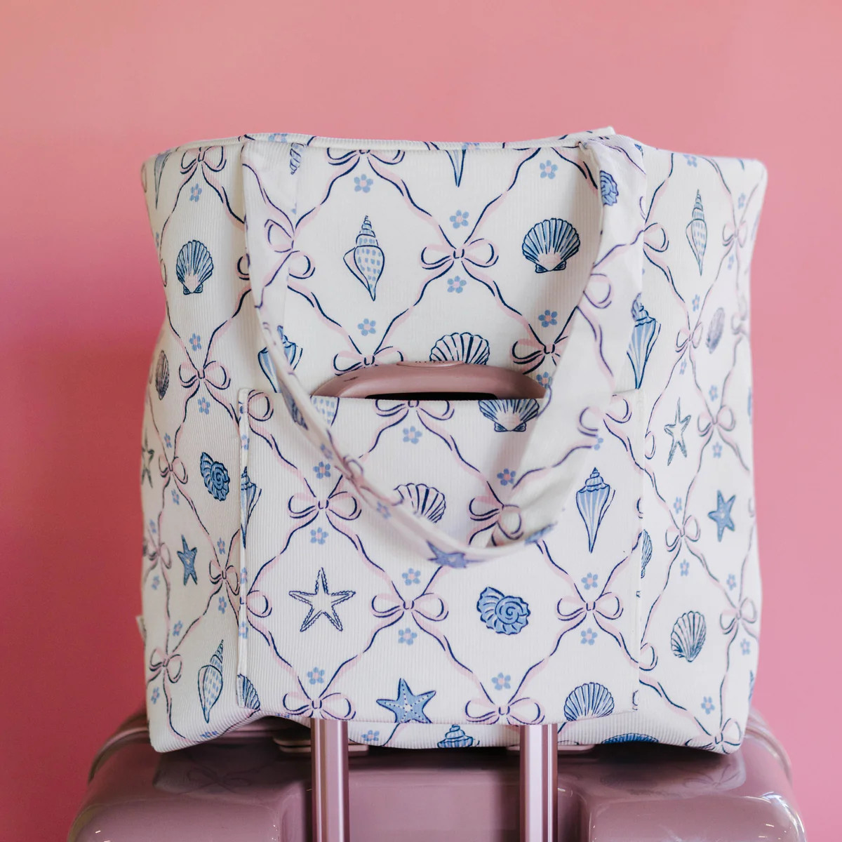 Seashell Bow Travel Beach Tote Bag | Staykation