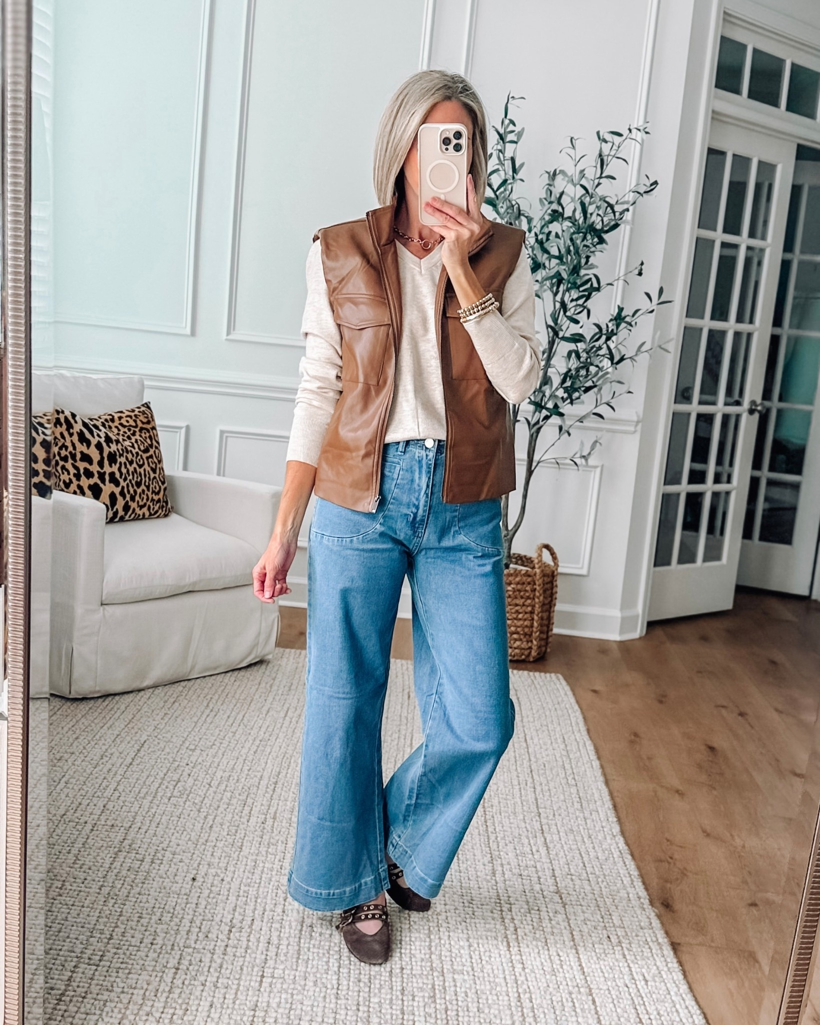 Casual Amazon fall style with a little edge 🍂🤎
This faux leather vest instantly elevates a basic sweater + denim. 


amazon outfit • amazon fashion • fall outfit • fall style • fall fashion • casual fall outfit • faux leather vest • amazon faux leather vest • wide leg jeans • amazon wide leg jeans • neutral outfit • elevated casual outfit • fall layers • everyday style • chic casual outfit • weekend outfit • amazon finds • amazon fall fashion • 40+ style • 50+ style • classic fall outfit • comfy fall outfit

 

#LTKFindsUnder50 #LTKOver40 #LTKootd