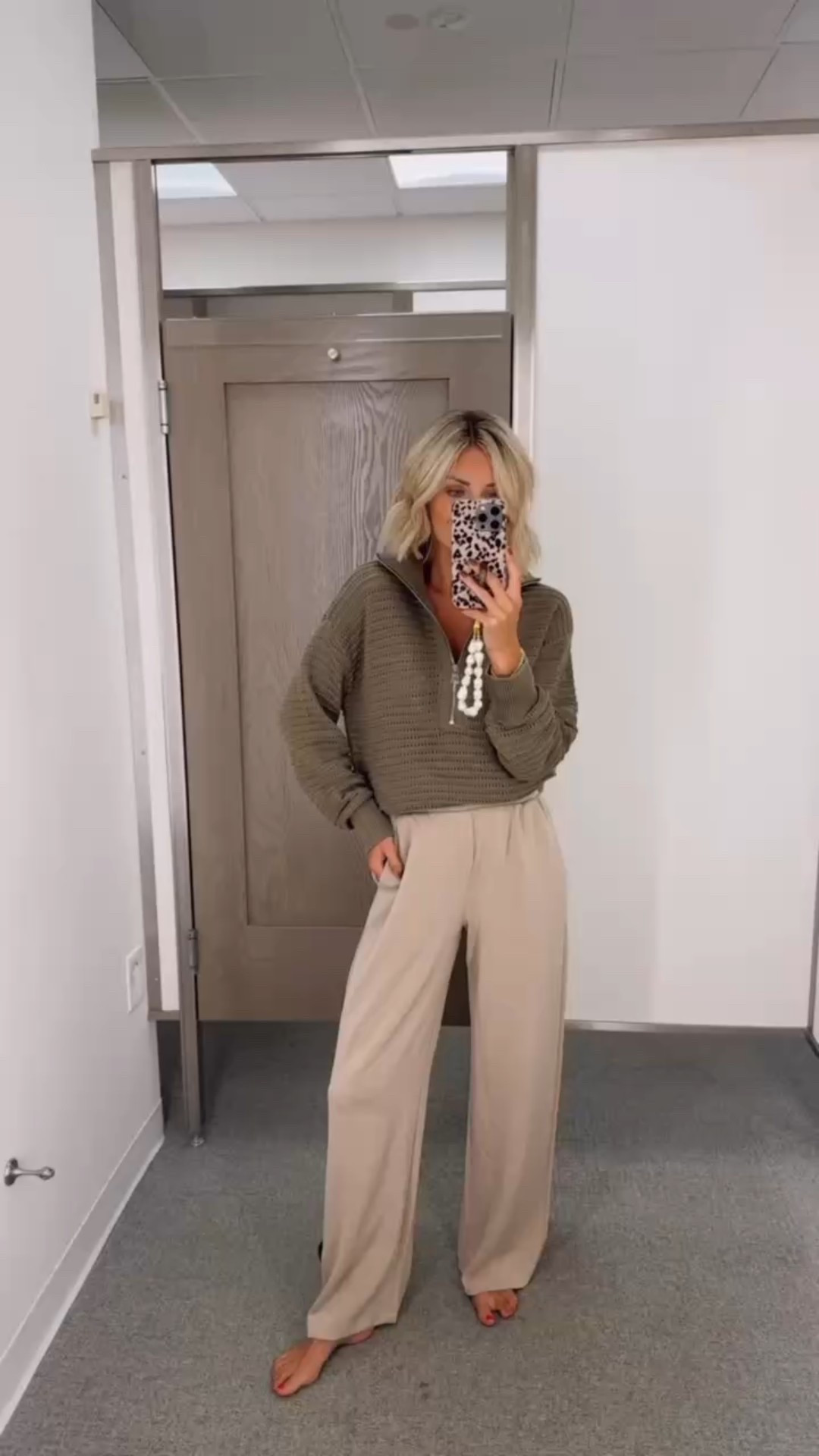 You cannot beat Varley’s pieces! I was so excited to see this pullover part of the NSale! Wearing XS in pullover & S in pants!

Loverly Grey, Nordstrom anniversary sale, NSale, loungewear 

#LTKSaleAlert #LTKStyleTip
