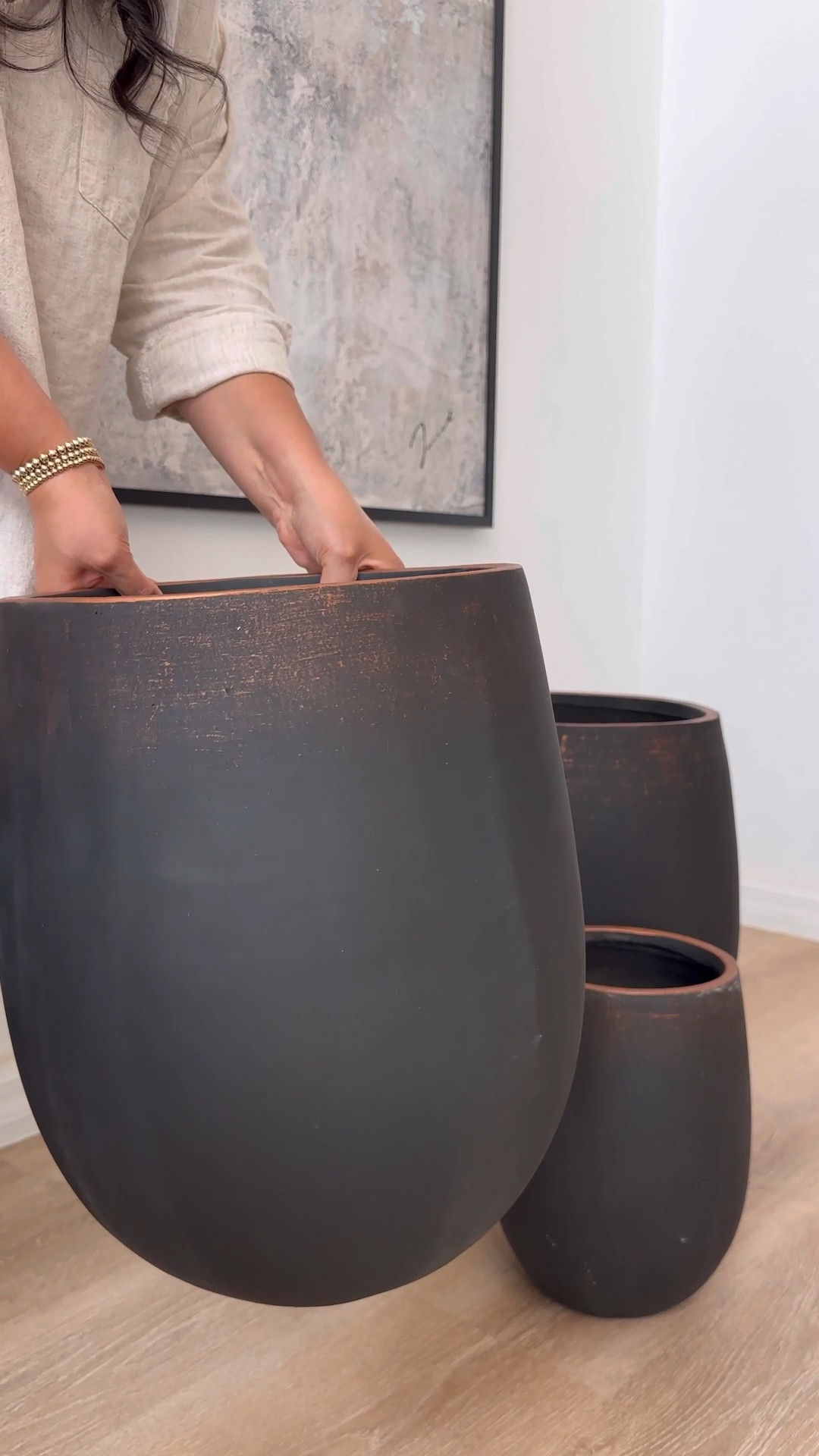 These pretty planters are just some of my fave home finds from Amazon 🙌😍





Home
Door hardware
Black door knobs
Black door hardware
Amazon home
Home finds
Home decor

#LTKHome