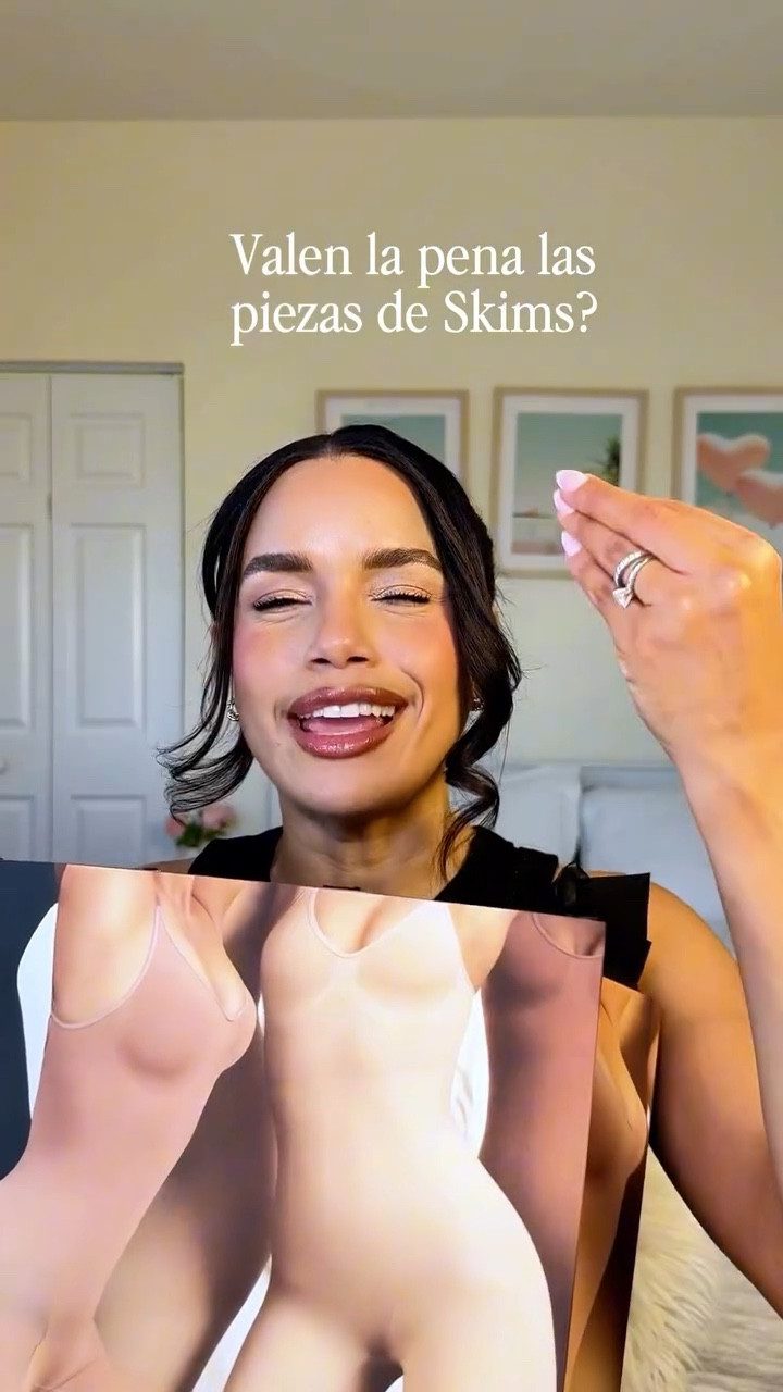 Valen la pena las piezas de Skims?! Aquí te cuento the TTTT 😋 @skims 

#skimsreview #skimshaul #basicoutfit #miamicontentcreator #myoutfits #miamiinfluencers

#LTKMidsize #LTKBeauty #LTKPetite
