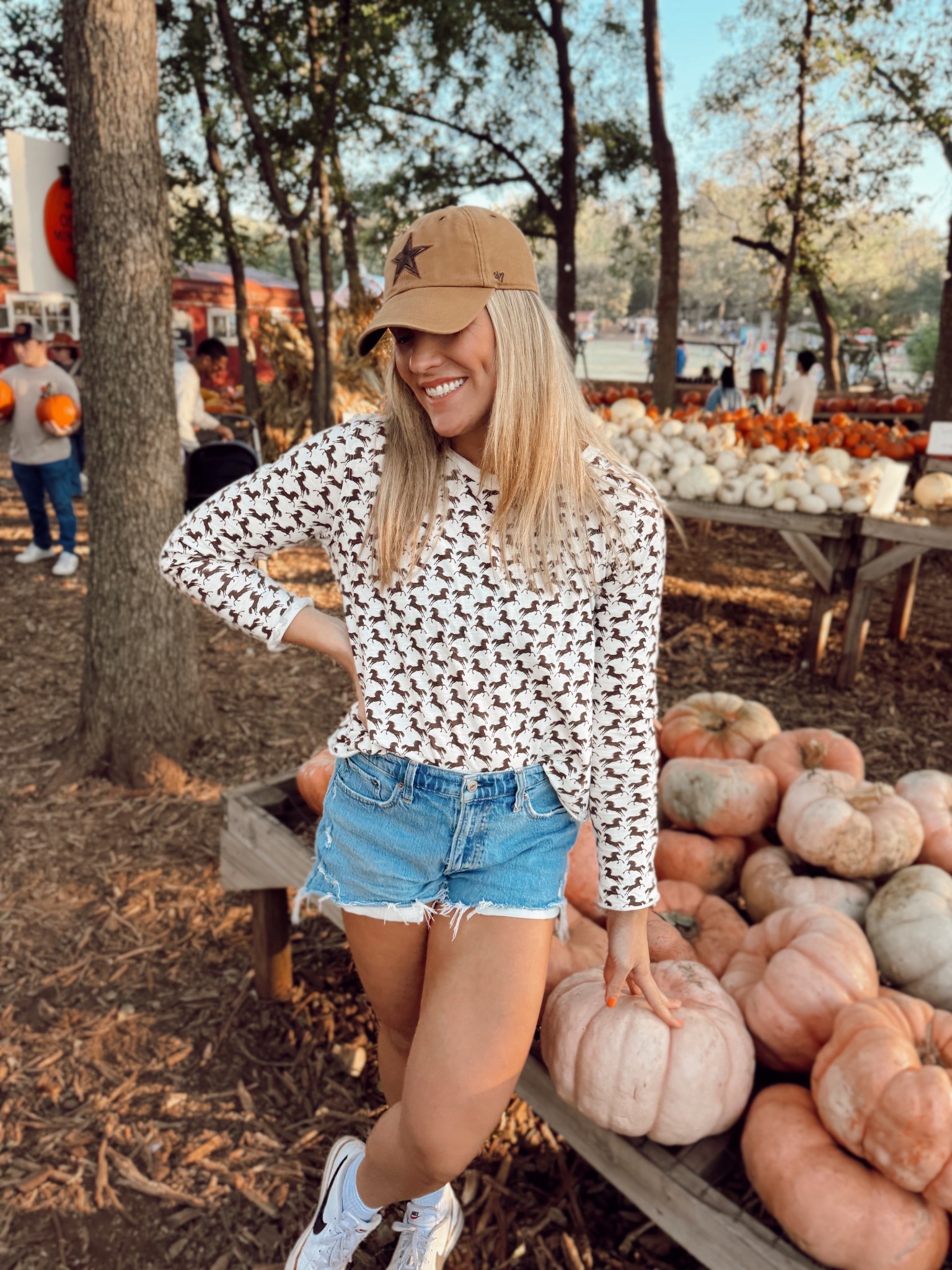 I can’t stop wearing this horse print tee! And these are the best mom denim shorts, perfect for running around the pumpkin patch. 🐴🎃

#LTKSeasonal