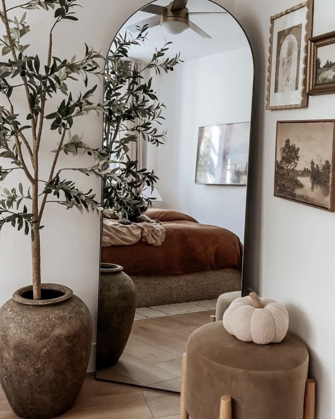 A look back at last year’s cozy fall bedroom styling. 🍂

Featuring my tried and true Amazon bedding favorites. Aside from swapping colors, I honestly haven’t mixed up my Amazon bedding in years… loyalty at its finest 😅 But I think that just goes to show how much I truly love each piece. 🫶

#cozyhome #falldecor #bedroomdecor #amazonhome