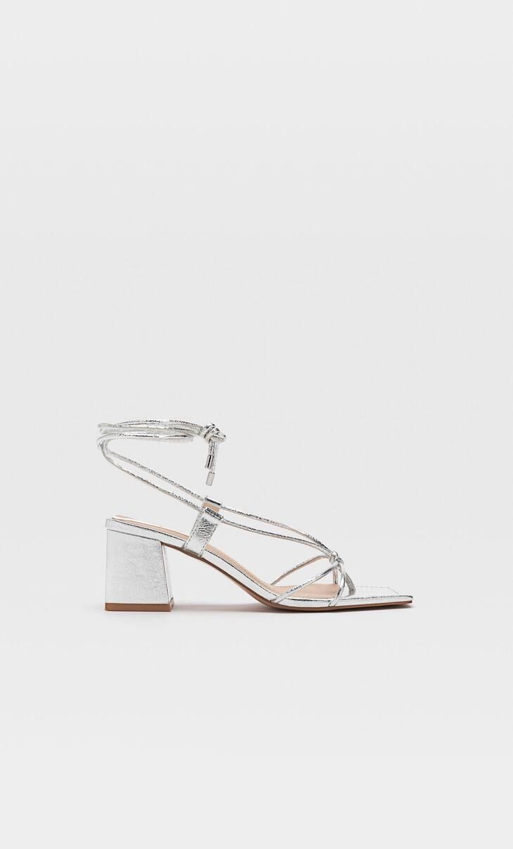 Heeled sandals with tied straps | Stradivarius (UK)