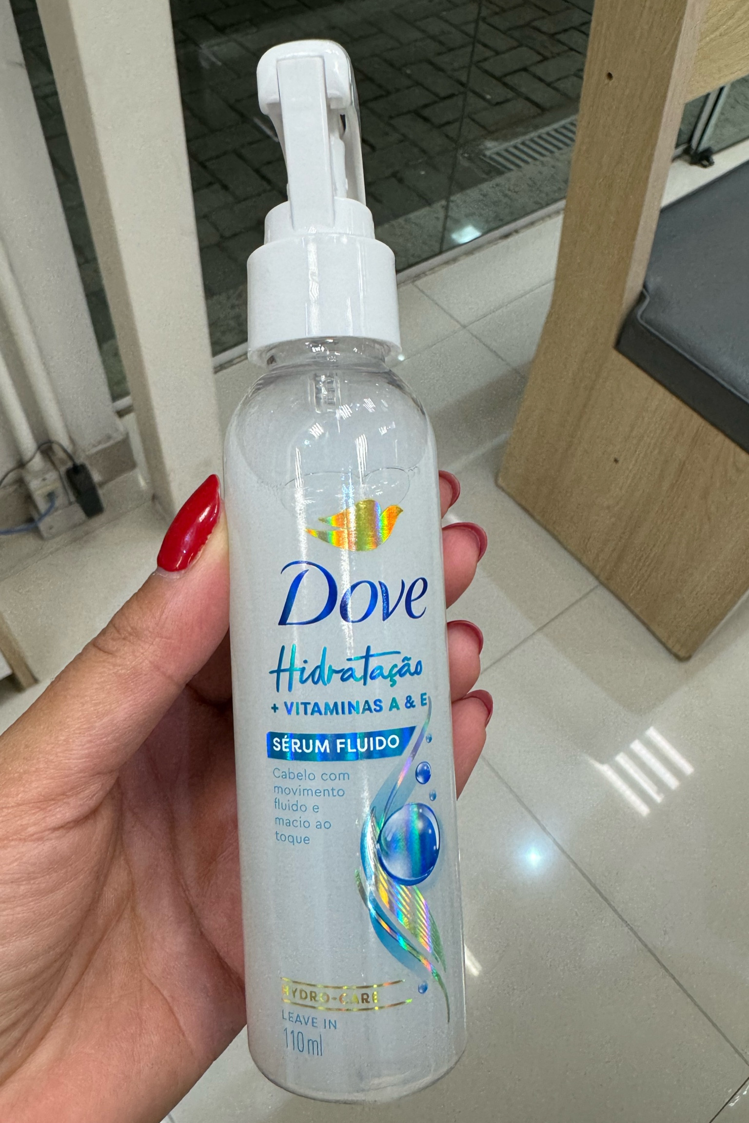 Hidratação e Proteção térmica. 
É o novo produto Dove: Serum Fluido.

Com nanomoléculas de água e vitamina A e E, garante cabelo hidratado, leve e com movimento fluido.
Ótima fragrância. 

#LTKwinter #LTKbeauty #LTKbrasil