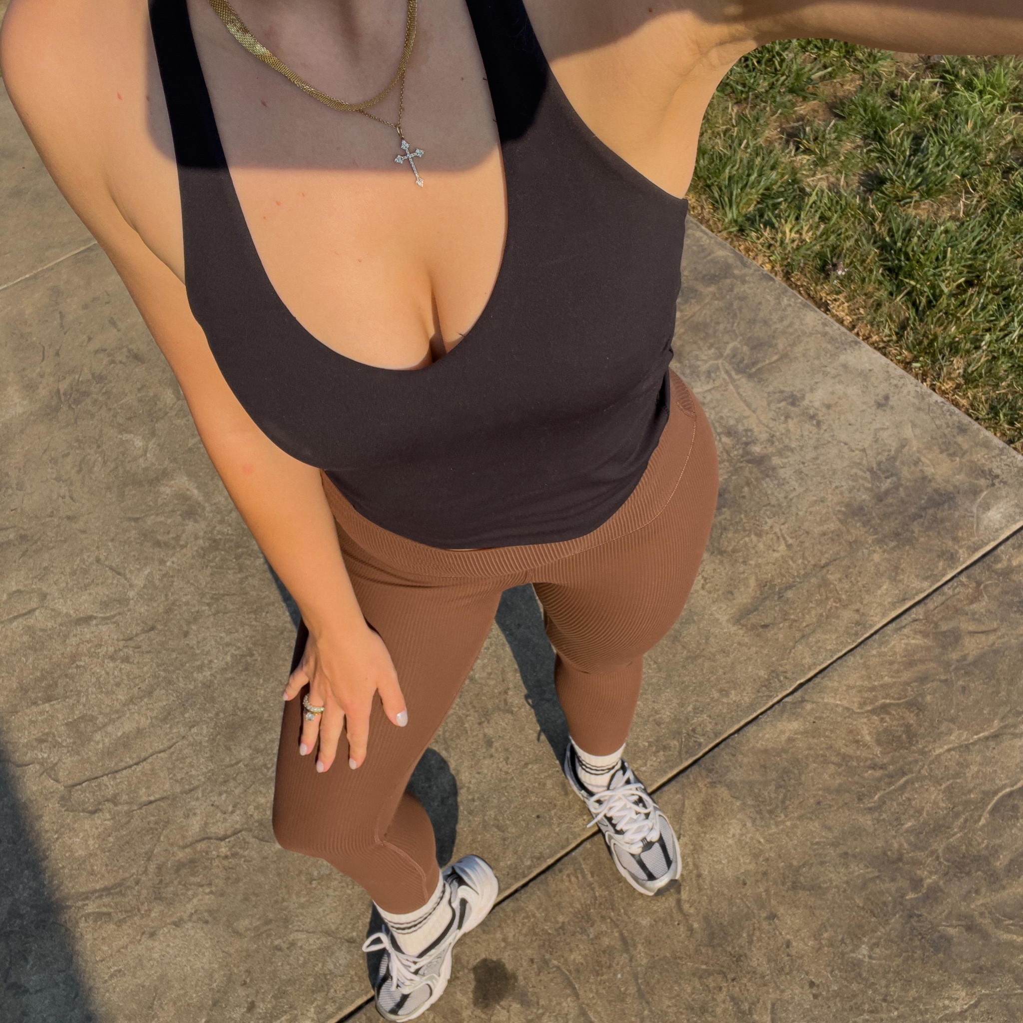 workout fit of the day 🤎🖤 brown leggings, new balance 530s 

#LTKfitness #LTKFind #LTKstyletip