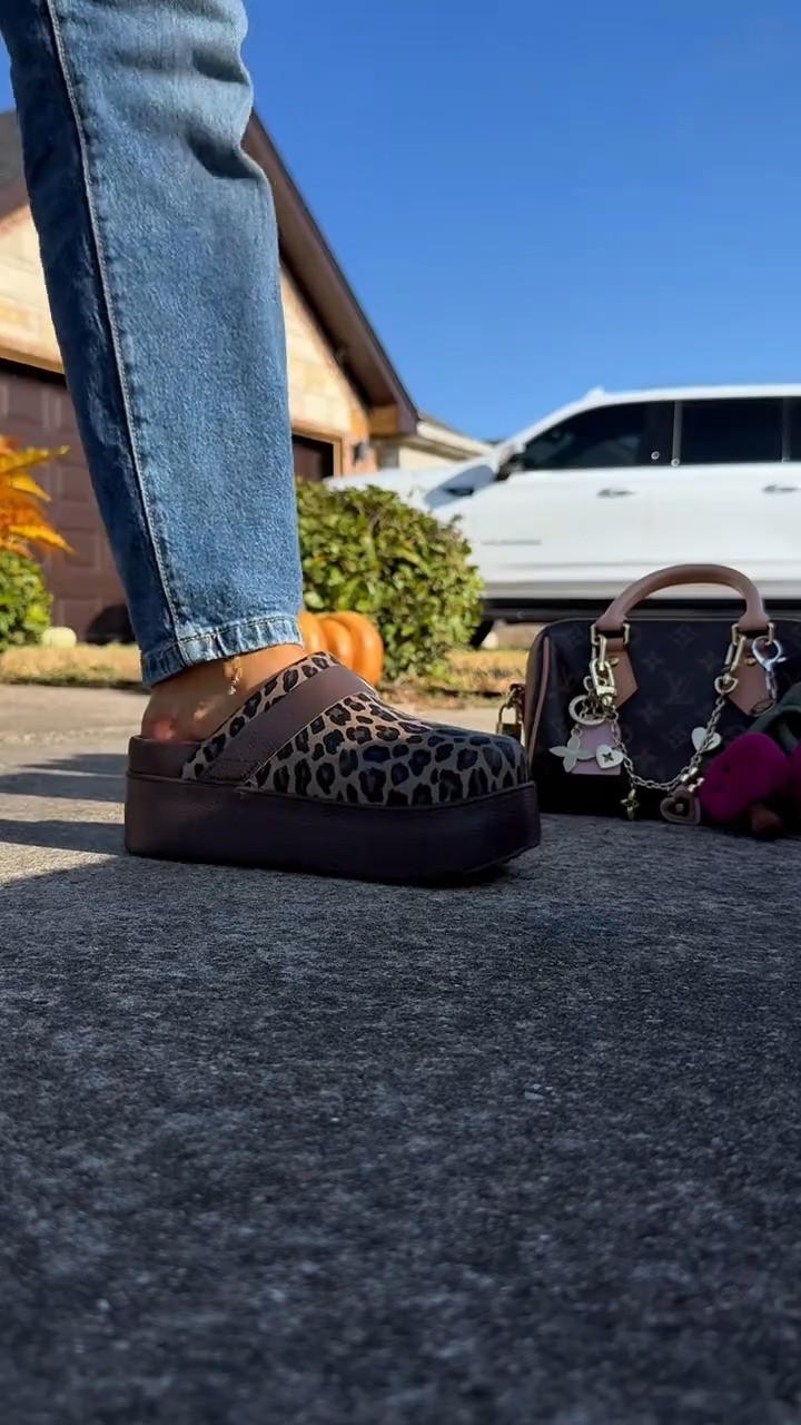 Leopard Dylan clogs are so gorgeous!! #crocs #crocsdylan #dylancrocs #leopardcrocs #ad 

 #LTKootd #LTKWorkwear #LTKTravel