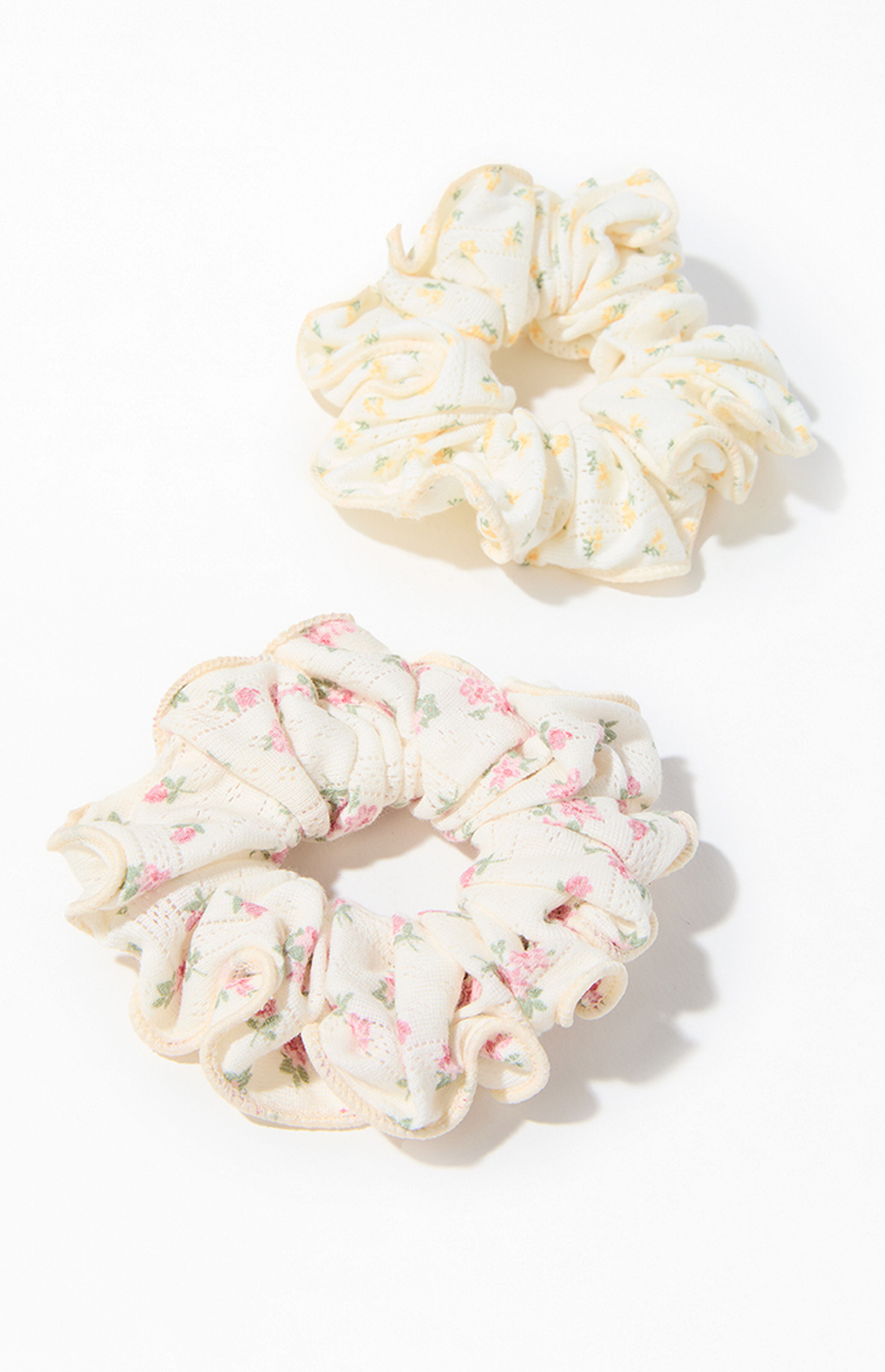 LA Hearts 2 Pack Ditsy Floral Hair Scrunchies | PacSun