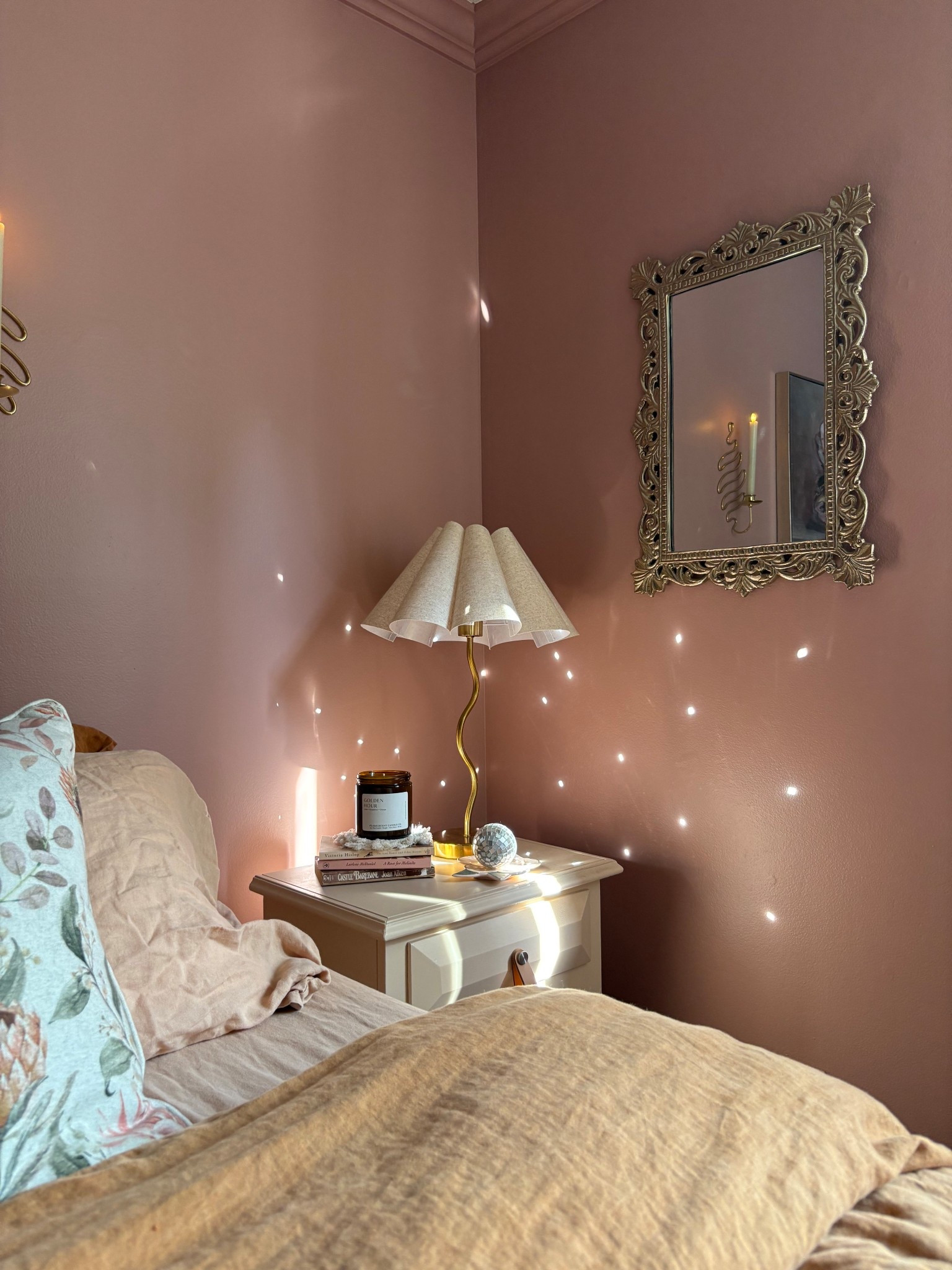 when your lamp’s giving main character energy 🥹✨ 
 
lighting, table lamp, bedding, fall decor, bedroom decor

#LTKStyleTip #LTKHome