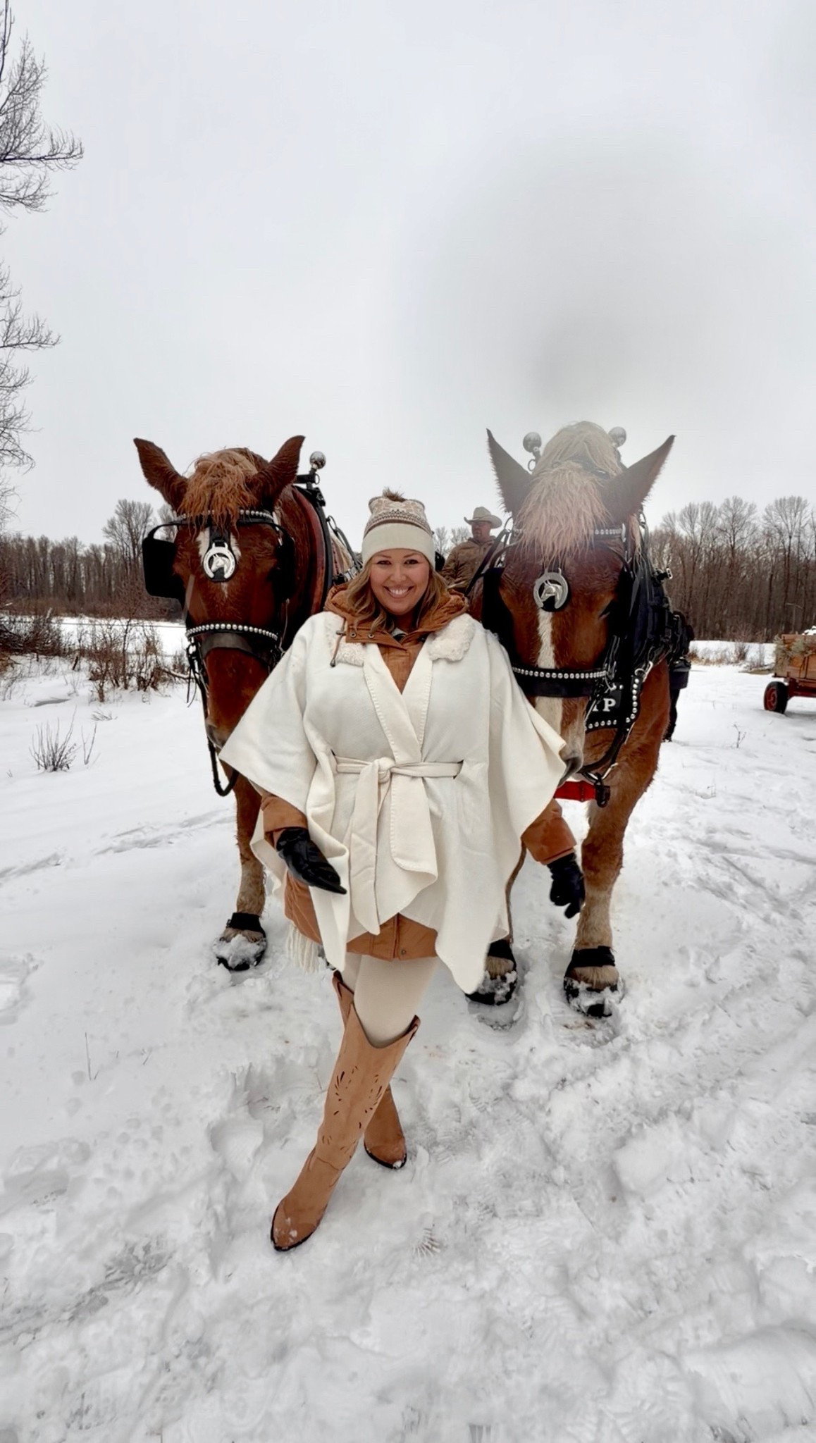 Wearing a size 2 (2X) in everything here!

Plus size fashion, everyday outfit ideas, winter outfit, winter fashion, trendy outfit ideas, chic style

#LTKPlusSize #LTKOver40 #LTKMidsize