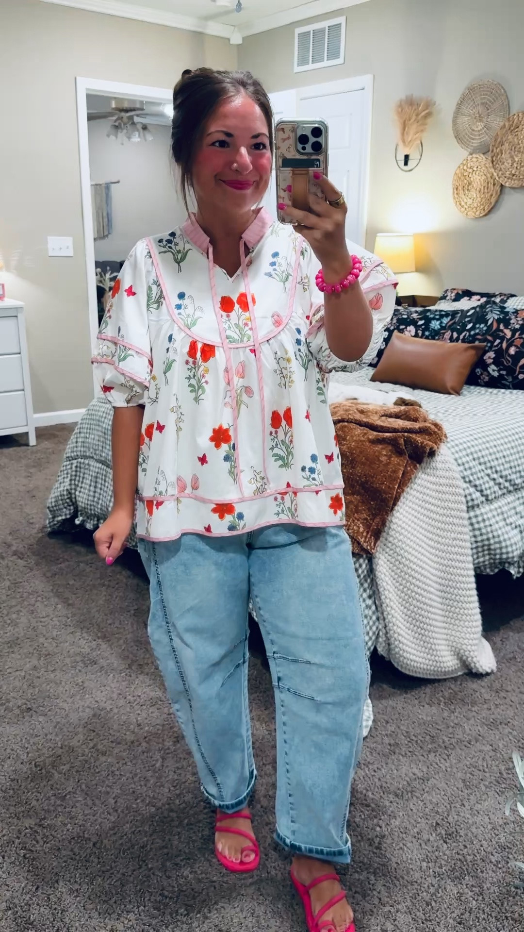 The sweetest floral top paired with relaxed jeans and a fun pop of pink! Such a cute, comfy look for the classroom or weekend 🌸💗


sandals: fit oversized // wearing a 4
jeans: fit true to size (SUPER stretchy) // wearing a large
blouse: fits true to size // wearing a large 

 #LTKootd #LTKMidsize #LTKWorkwear