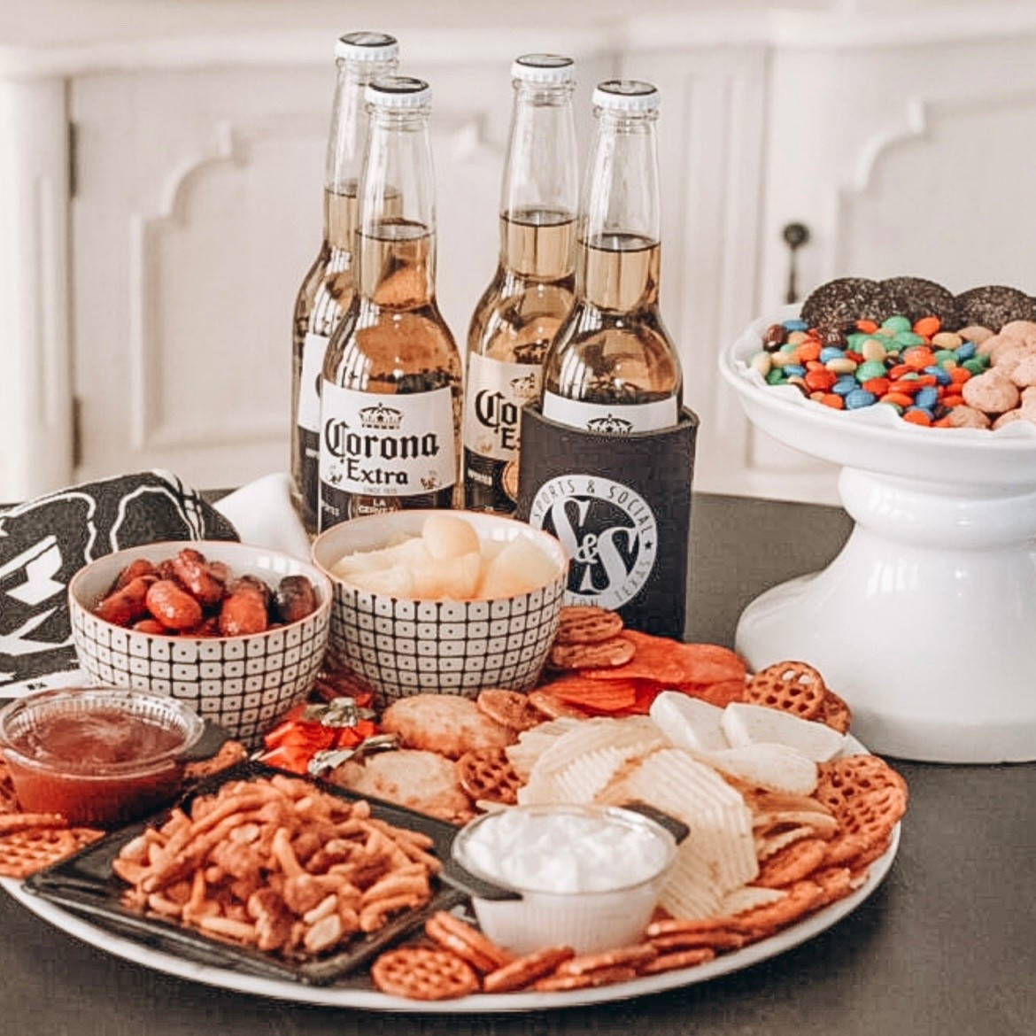 Homegating spread perfect for watching weekend football.

#LTKSeasonal #LTKfoodie #LTKHome