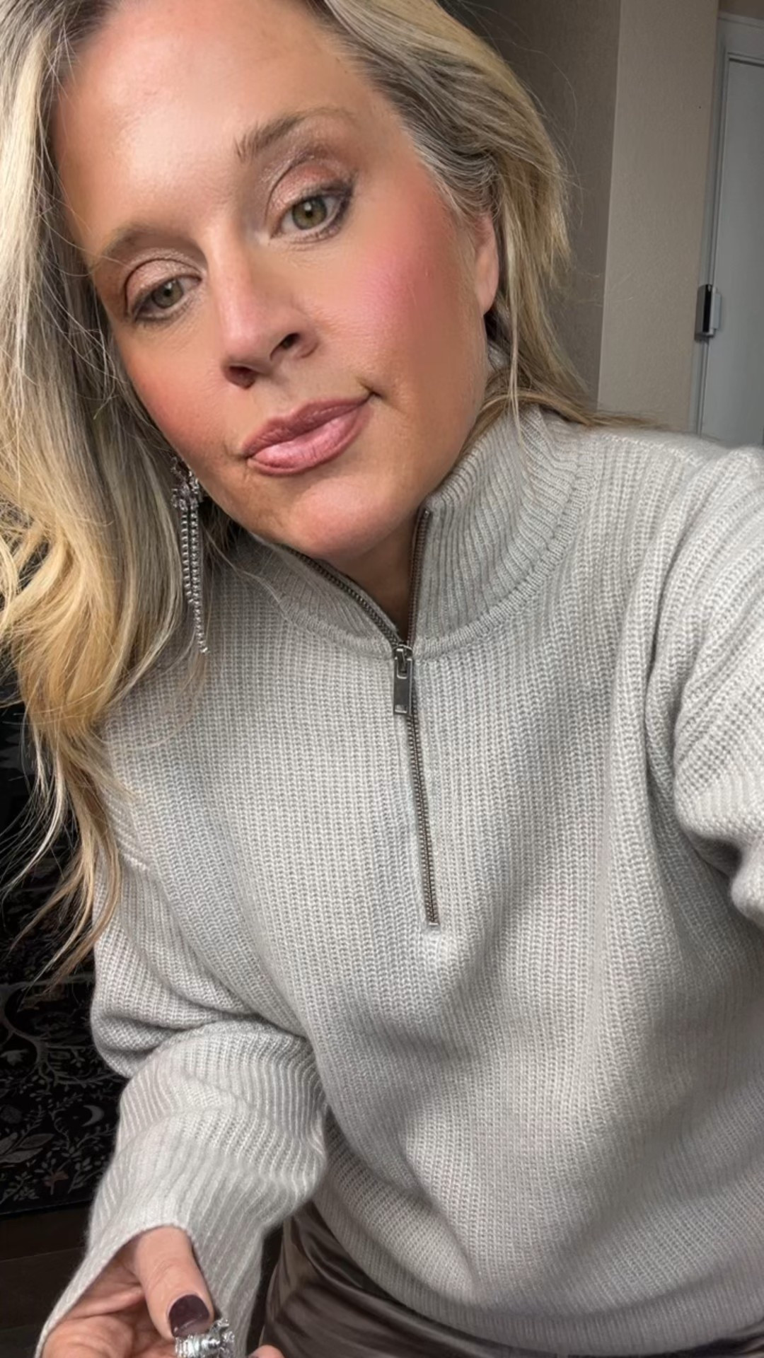 I used to panic about what to wear to holiday dinners…
because nothing ever felt comfortable and put-together.

But midlife changed how I dress.
I don’t do scratchy. I don’t do tight.
I don’t do outfits that make me want to leave early.

Now I keep it simple + cozy — and honestly?
I’ve never felt more confident.

These four looks are soft, breathable, belly-friendly
and still look polished for hosting, arriving late,
or walking into a room where everyone wants a photo.

✨ Comfort is not giving up — it’s leveling up.

Save this for holiday dinners, hosting nights, and “I need something easy” moments. 🤍

⬇️Sizing information:

1. Medium cardigan (size up if in between sizes.)
2. Silk skirt medium (size up if in between sizes.)
3. Silk pants large (size up if in between sizes.)
4. Cashmere  seater medium (size down if in between sizes.)
4. Open cardigan size large size up if you're in between sizes number five wide leg jeans wearing 30 size down one full size.

holiday outfits for women over 40, Thanksgiving outfit ideas, Christmas outfit inspo, holiday party outfits, Christmas dinner outfit, casual holiday looks, elegant holiday style, family Christmas outfits, what to wear for the 