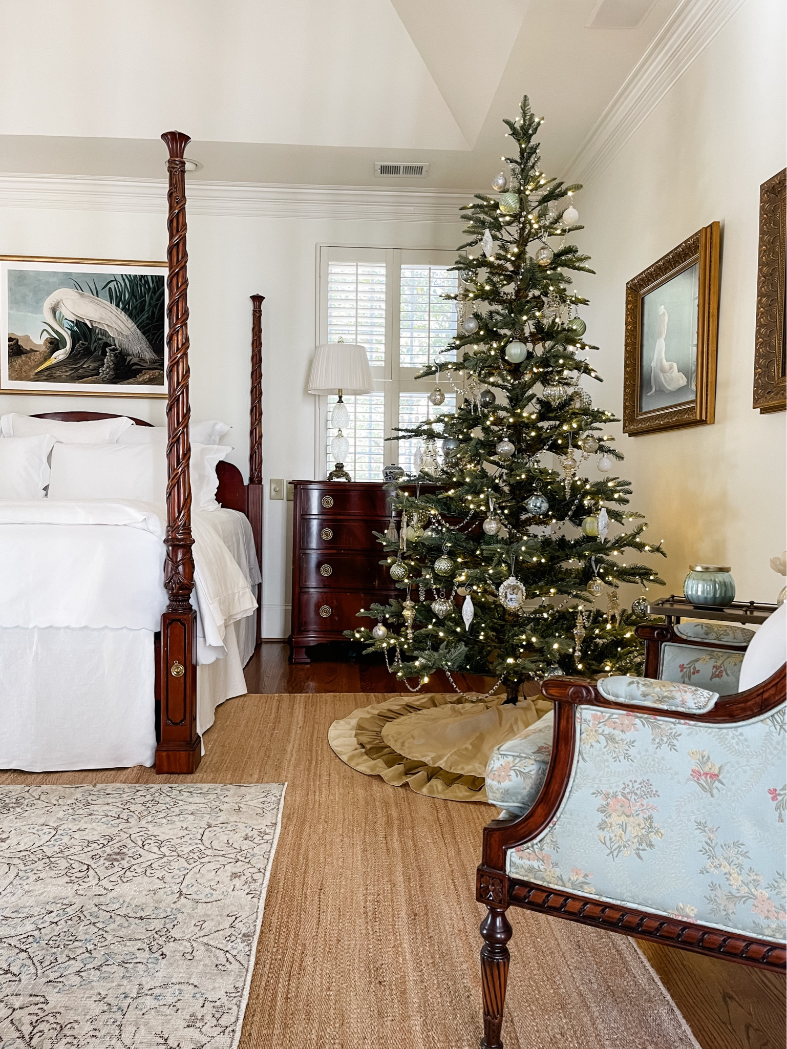 Christmas in the Master Bedroom 🎄

#LTKHoliday #LTKSeasonal #LTKhome
