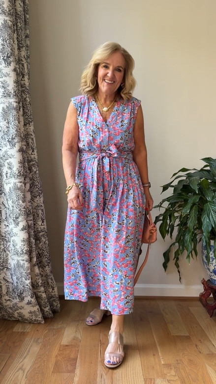 Another @kohls dress that is super pretty on its own but you can also add a linen blazer or white denim jacket! 

Wedding guest graduation or everyday casual. It’s works. True to size.

#LTKSaleAlert #LTKOver40 #LTKWedding