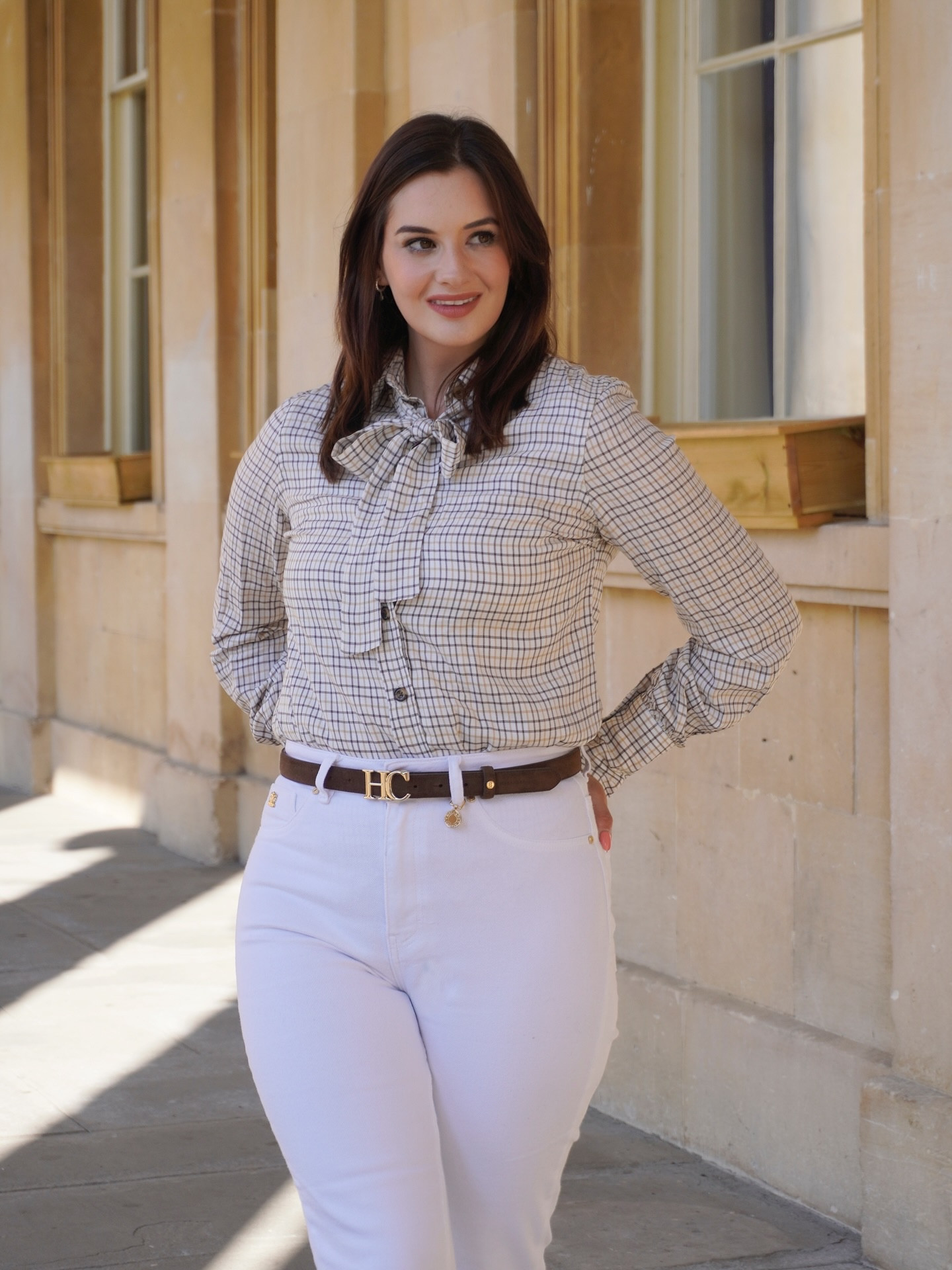 It’s all in the details 💛
Could this be your next horse trials outfit? A heritage check shirt js the perfect countryside aesthetic. White jeans help to elevate the look, whilst the rich chocolate and brown tones bring a sense of autumn🍁🤎

Outfit | @hollandcooperclothing ad 
Shop the look on my LTK

Head over to my blog …
www.countryclassiclucinda.co.uk

#countryliving #countryfashion #cotswoldliving #hollandcooperclothing #hollandcooper 
#cotswoldlife #countryfashion #countrylife #countrystyle #countryclassiclucinda