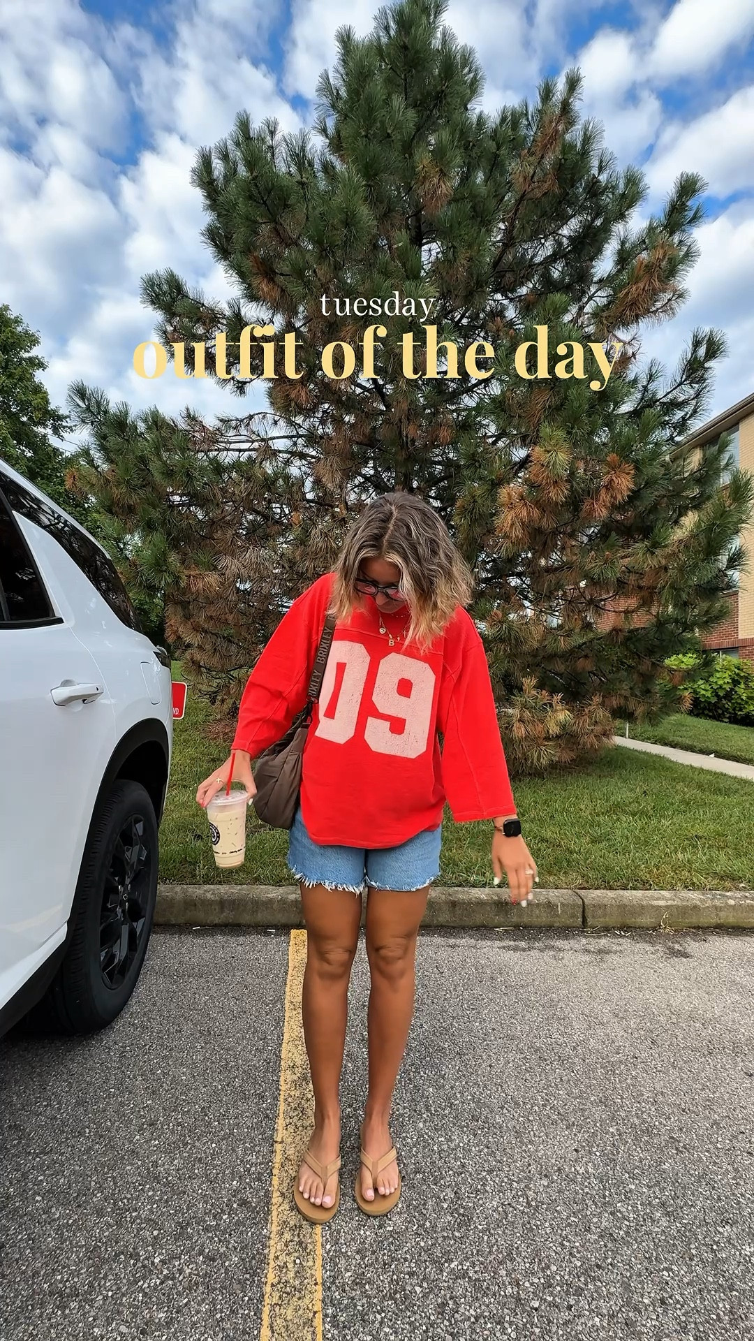 Casual mom outfit ❤️‍🔥

#LTKSeasonal #LTKStyleTip #LTKFindsUnder100