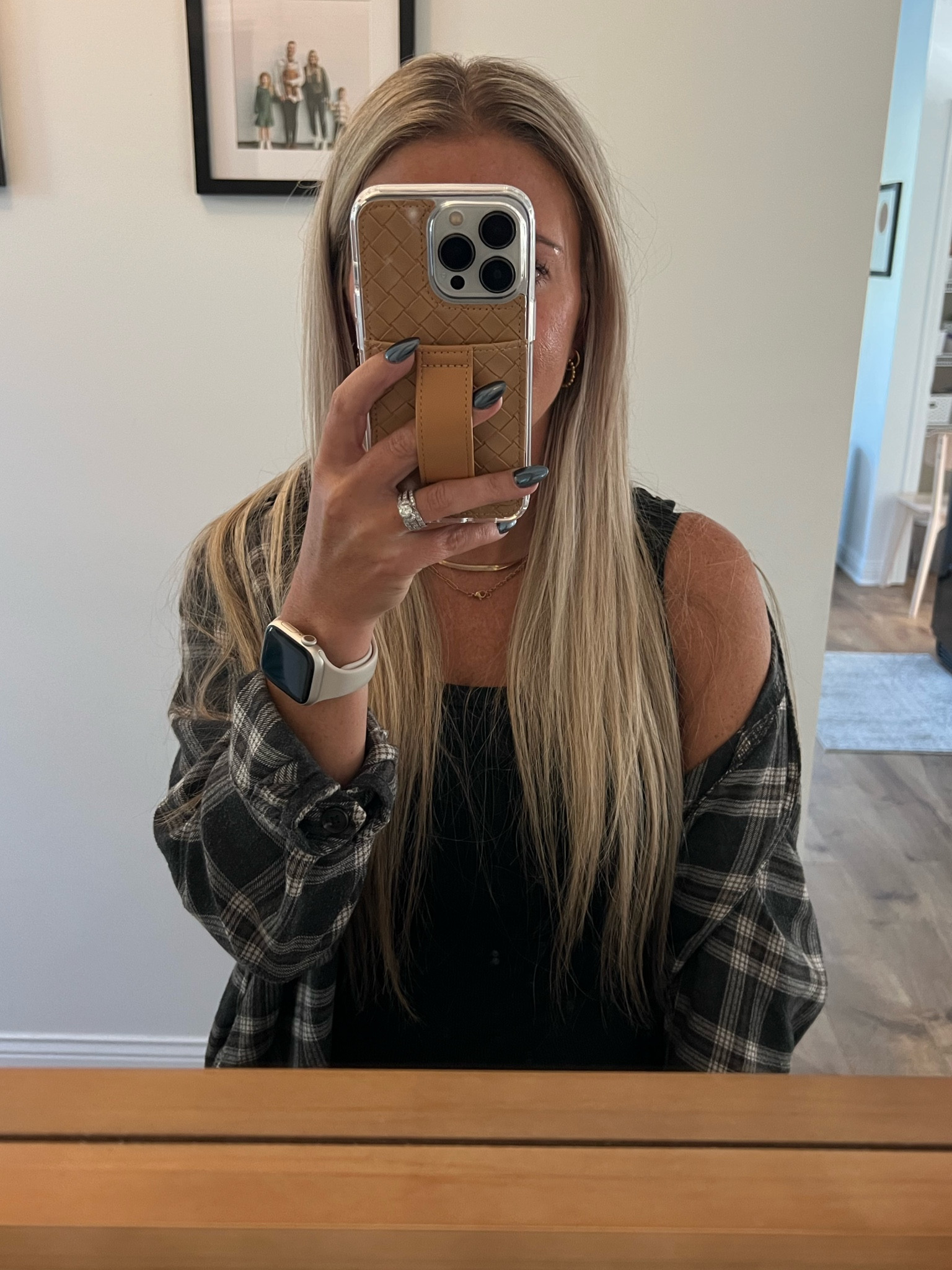 Brown leather woven Walli case. Wallet + a finger loop 🫶🏼 

#LTKSeasonal #LTKFindsUnder50