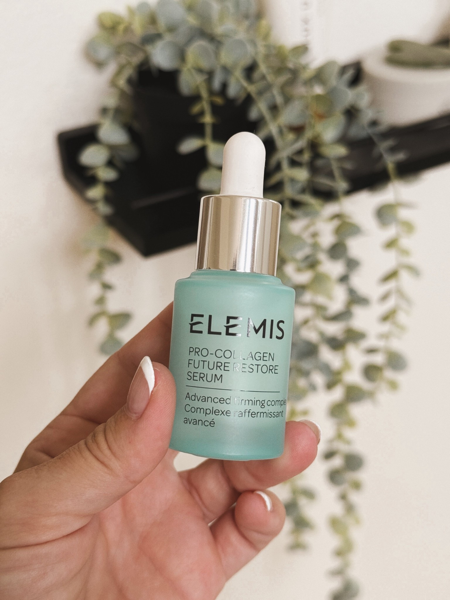 Elemis does it again 👏🏼
She is small, but mighty. I’ve been using this under my eyes consistently for about 4 weeks, and today, I looked in the mirror and was like wait… my under eyes looks so good?!?? A little goes a long way with this stuff.

Skincare • under eyes • face cream • Elemis • collagen 

#LTKBeauty