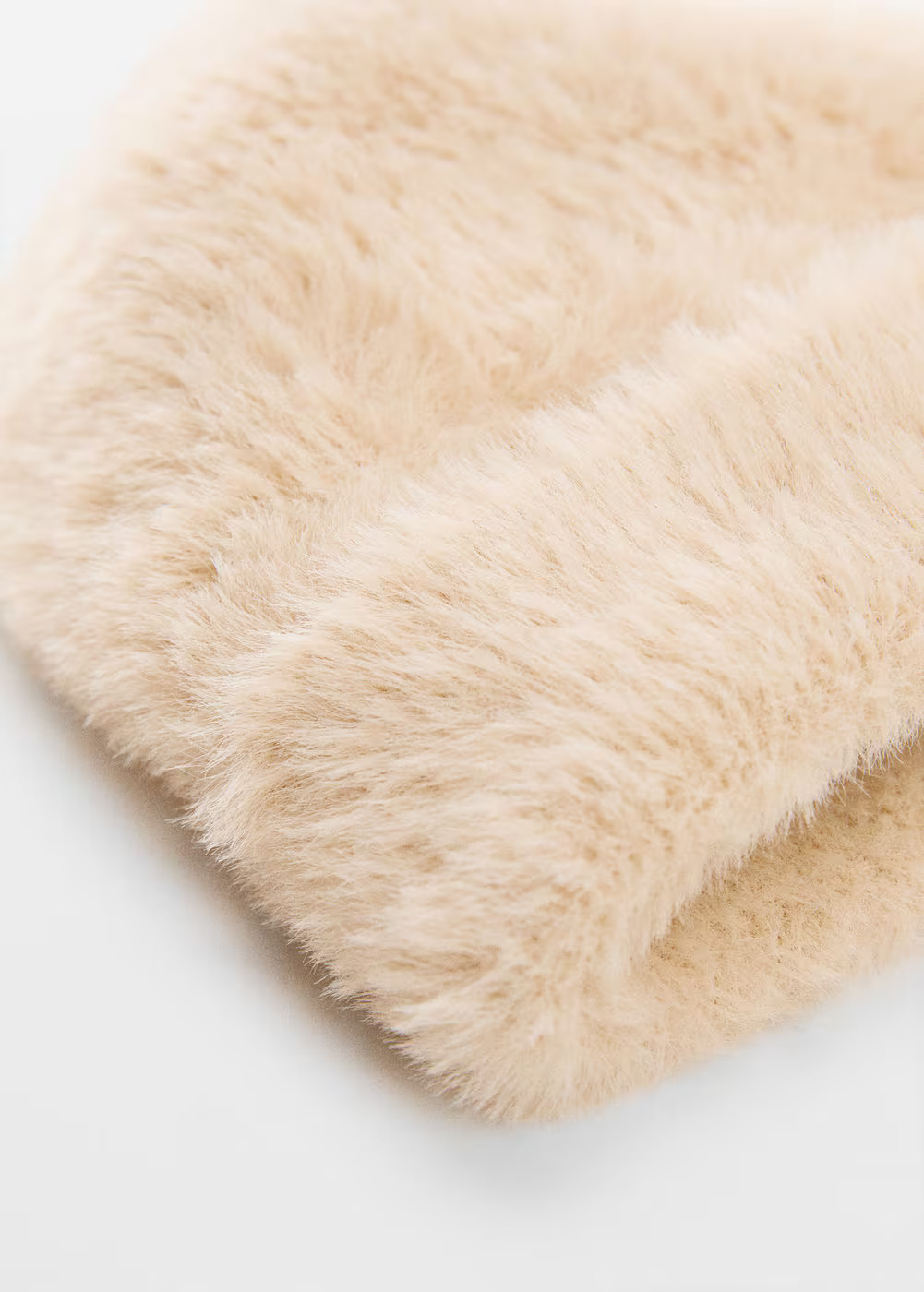 Fur-effect hat -  Women | Mango USA | MANGO (US)