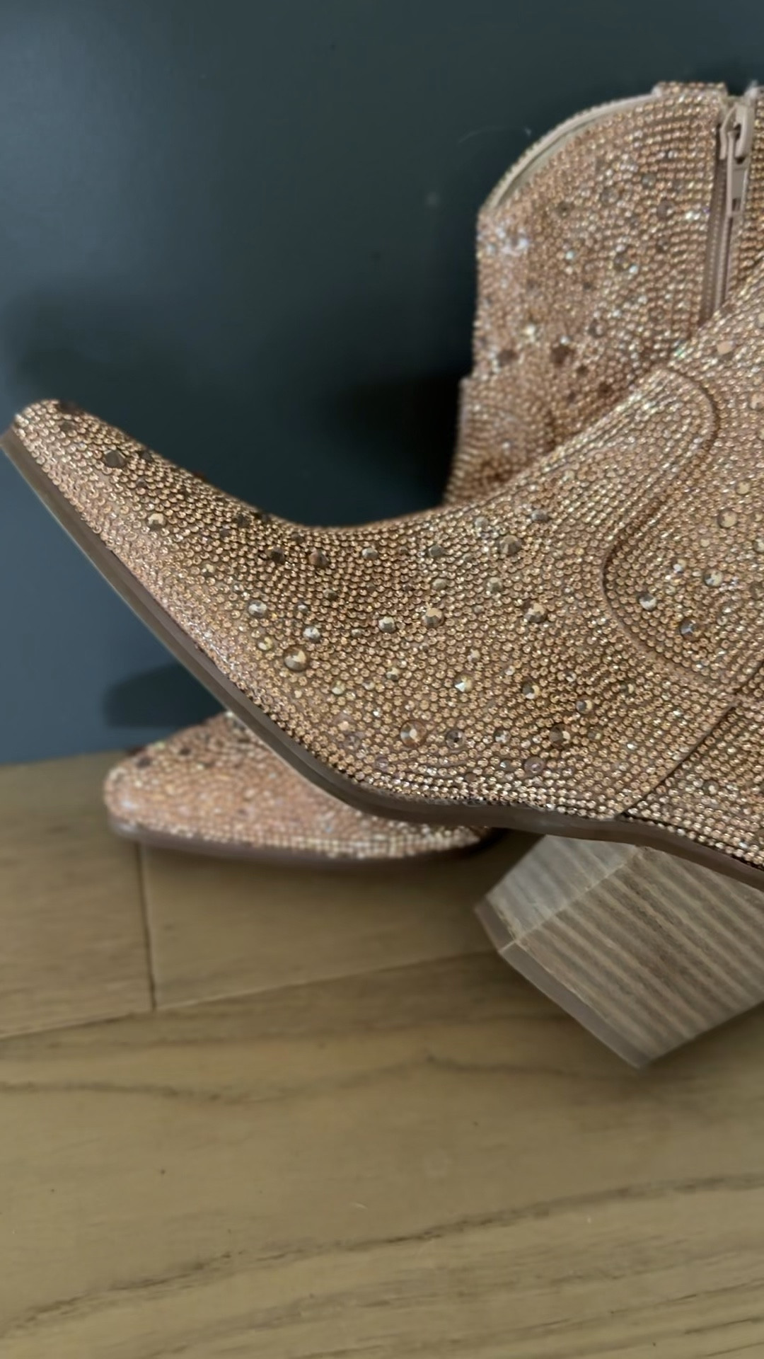 New arrivals of western boots at Marshall’s! Ariat, Matisse, Frye and more at huge savings!!🙌🏻🙌🏻

#LTKFindsUnder100 #LTKSaleAlert #LTKFindsUnder50