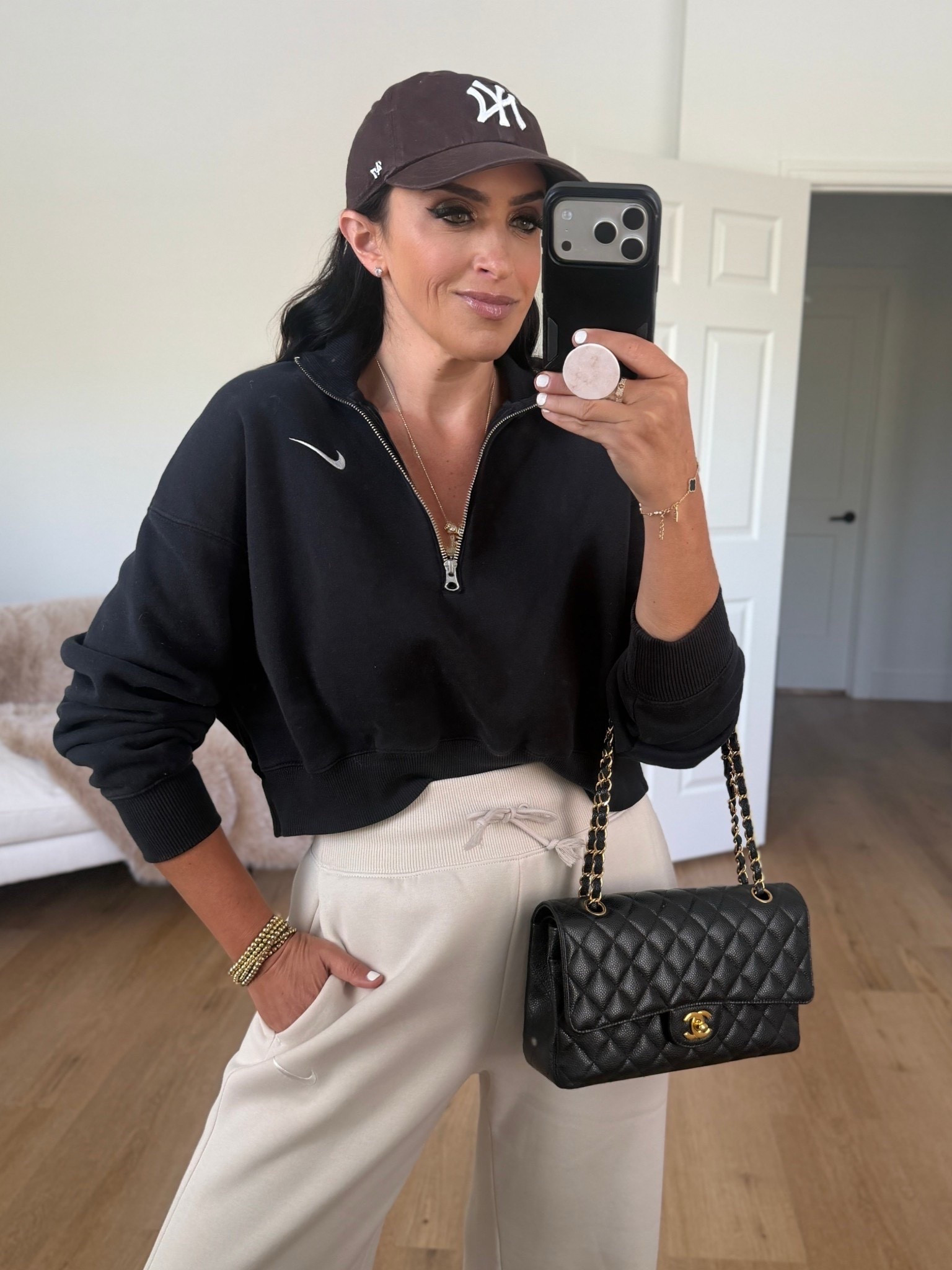 Nike sportswear phoenix plush women’s high waisted wide leg cozy fleece pants wearing size small

Nike sportswear phoenix fleece women’s 1/4 zip cropped sweatshirt wearing size medium