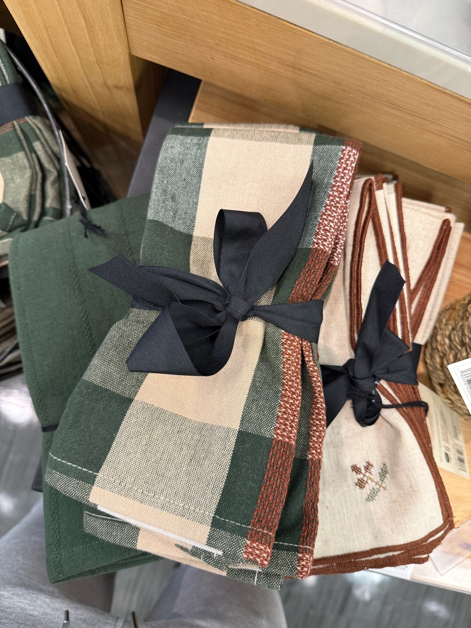 The fall napkins at target are 10/10 🍂

#LTKdayinmylife #LTKSeasonal #LTKHome