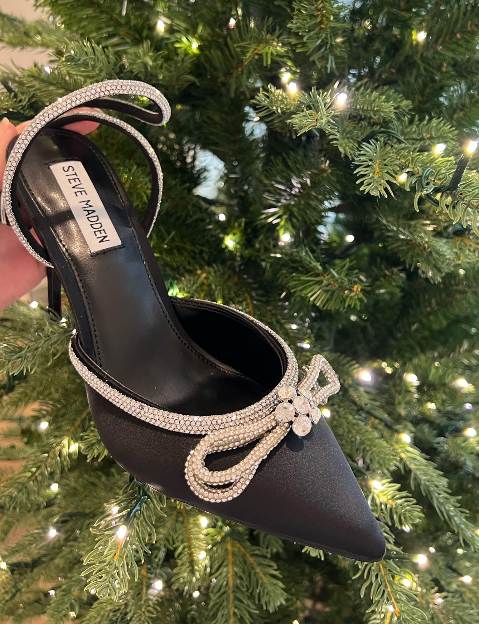Festive heels for the Holidays! 

Steve Madden, luxury look for less✨


#LTKSeasonal #LTKHoliday #LTKGiftGuide