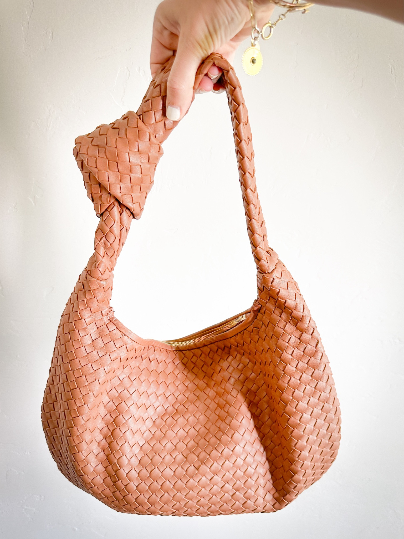 I’m loving this Cognac brown woven handbag for fall. 



Fall style, fall bag, fall outfit ideas. Favorite outfits for fall, favorite styles for fall, woven handbag, quince handbags, favorite Handbags, leather purse, leather handbag, fall trends, cognac brown leather, cognac brown bag, cognac brown handbag

#LTKStyleTip #LTKSeasonal #LTKItBag