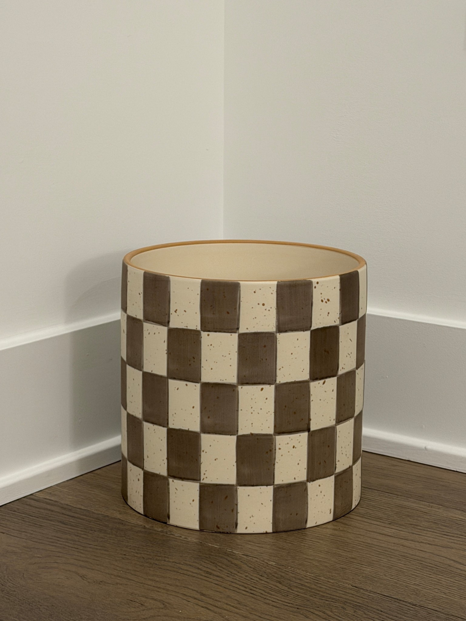 Plant pot. Spring  

#LTKSpringSale #LTKHome