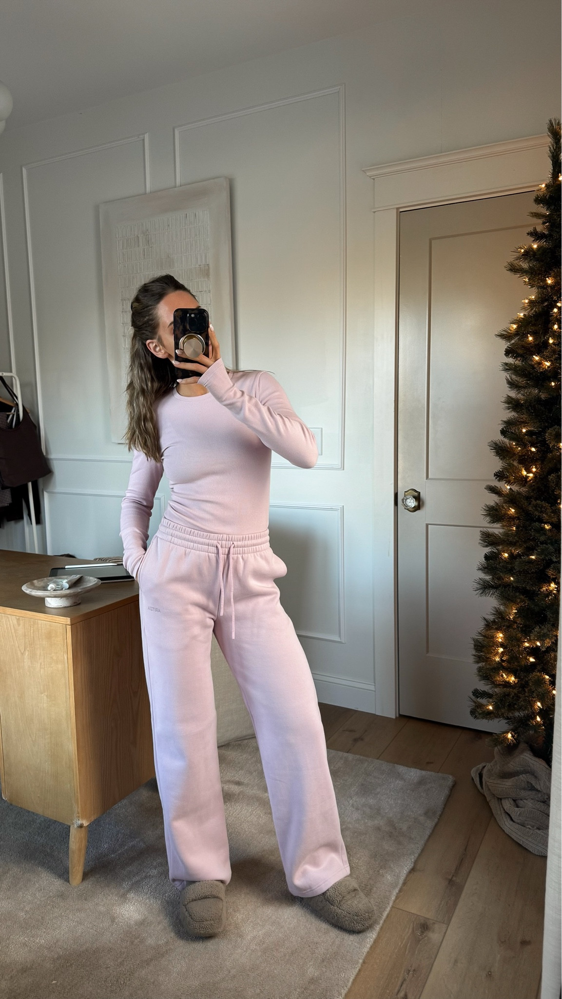 Feeling cozy in these sweat fleece pants from Aritzia 🥰 I think I’m gonna need every color! 🫶🏼

#aritzia #sweatfleece #winteroutfitinspo #wfhoutfit #cozyoutfit #winterootd

#LTKFindsUnder100 #LTKSeasonal #LTKootd