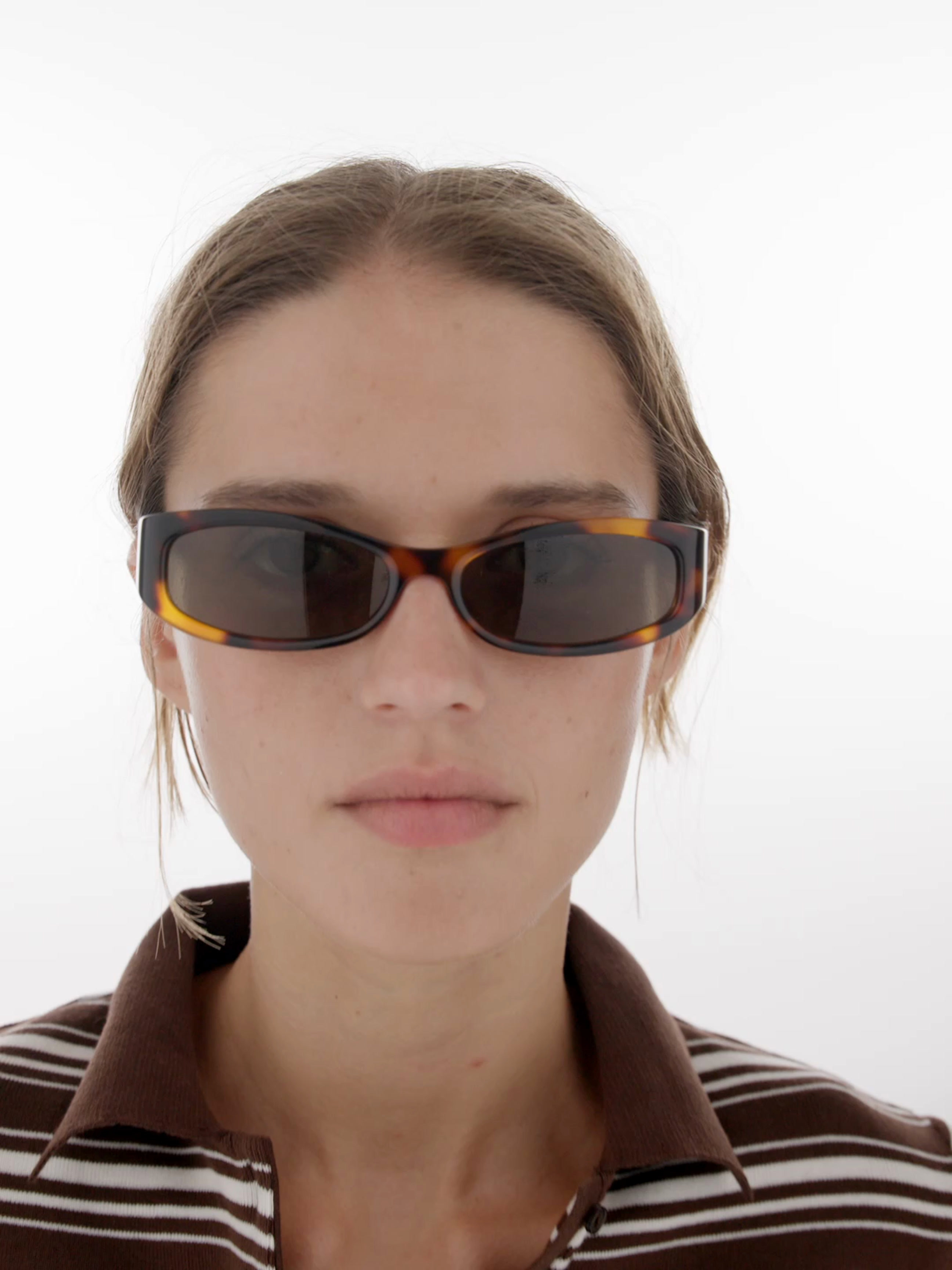 Small elongated sunglasses | Massimo Dutti UK