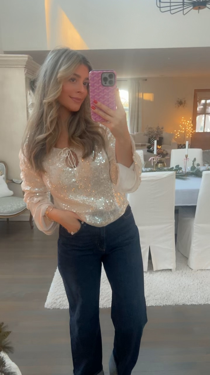 Christmas outfit inspo 🎅🏼✨⭐️
Christmas too under $20 

#LTKSeasonal #LTKFindsUnder50 #LTKHoliday