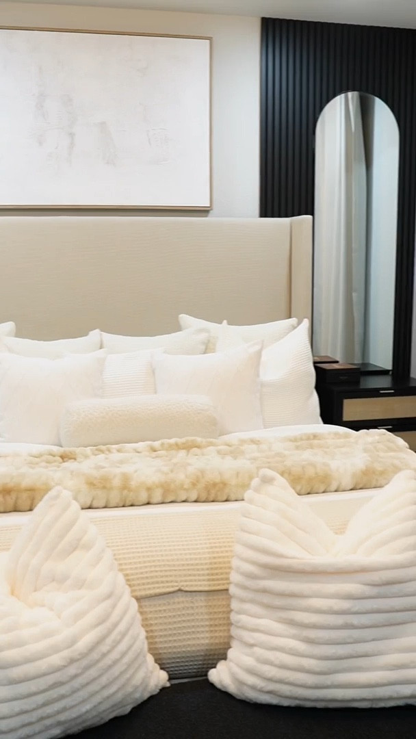 Loving my bedroom more and more each day, get into our neutral decor 🤍🤎

#LTKHome #LTKWatchNow #LTKFamily