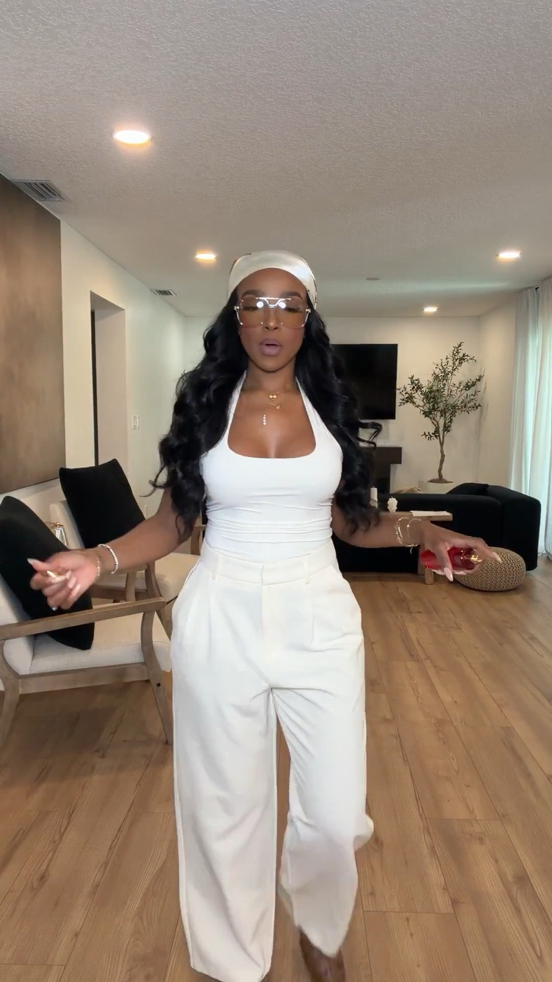 Scroll to shop this clean girl neutral look 🤍

This white-on-white outfit is effortlessly elevated and perfect for brunch, running errands, or a casual day out when you still want to look put together.

📏 Measurements: 5’4”, 140 lbs, 34D bust, 27” waist, 40” hips

Follow me on Instagram and YouTube @kirasfashionfinds 



#LTKvlog #LTKootd #LTKgrwm