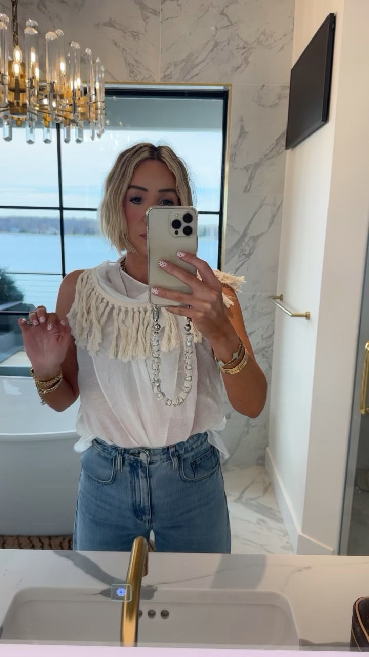 I LOVE everything about this Zara top 🔥🔥🔥