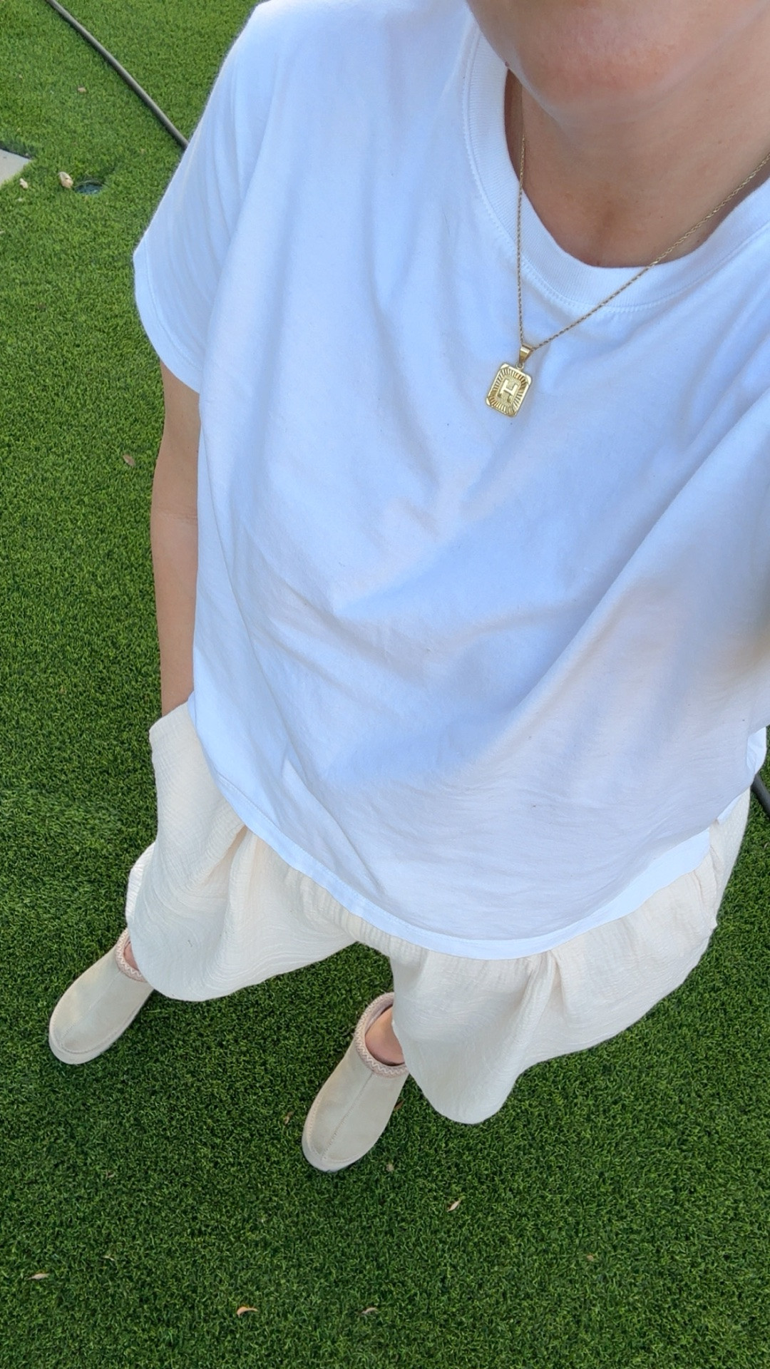 Saturdays call for comfy baggy pants with a lot of stretch and pockets. These check every box!!

#LTKootd #LTKOver40 #LTKMidsize