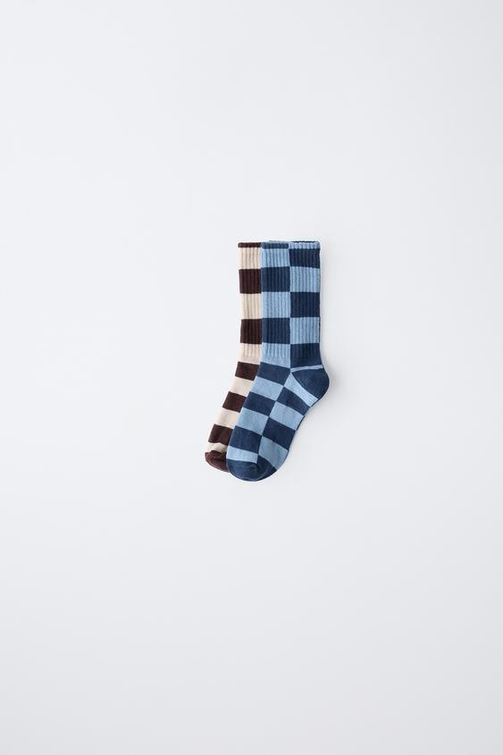 TWO-PACK OF CHECKERBOARD LONG SOCKS | Zara US
