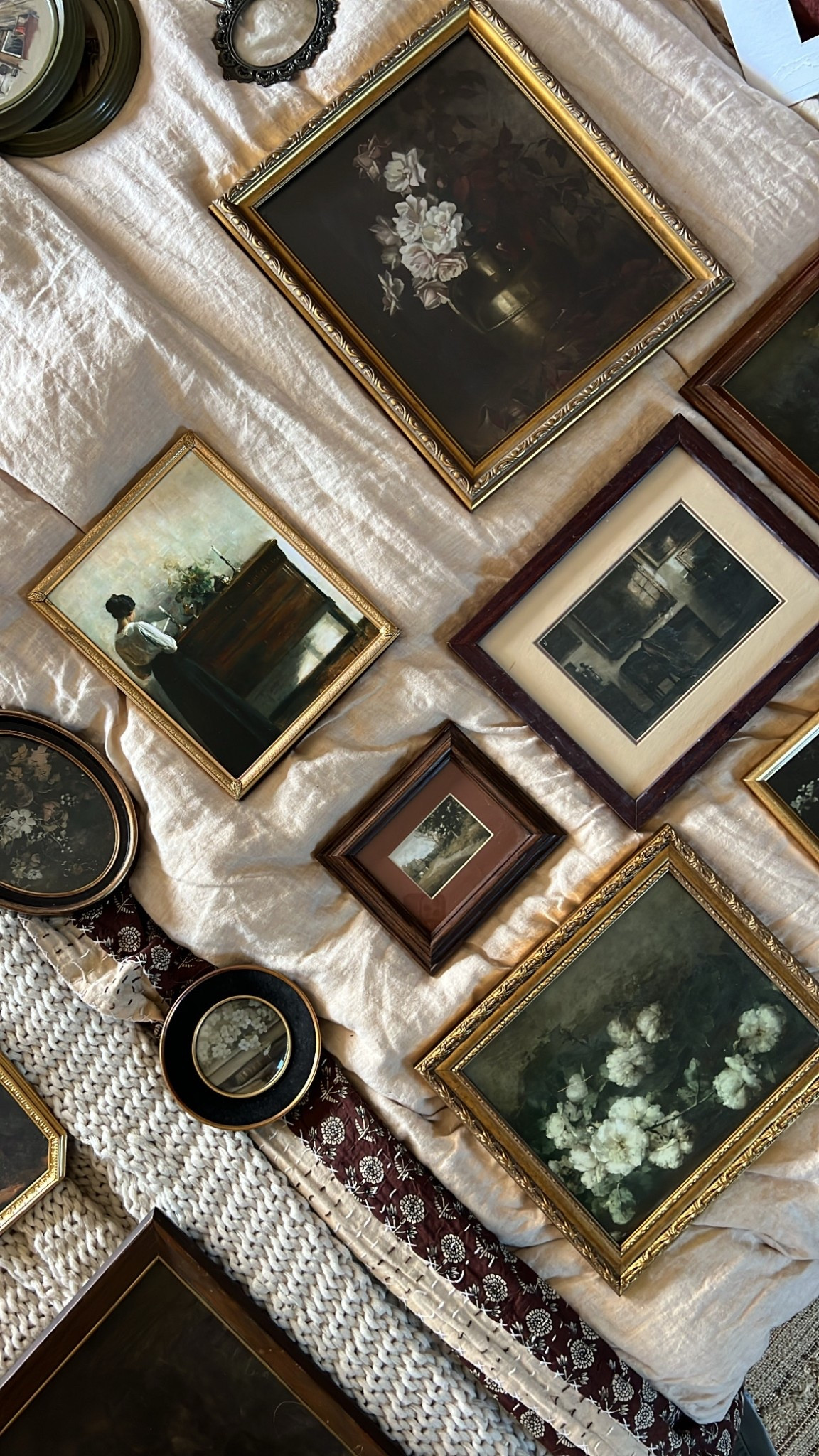 Creating gallery walls is one of my favorite things to do and curating the art for them is the best part! Bonus: all of these are under $5 and you can download them and print them at your local pharmacy or at home on quality paper.

To add more character, use thrifted frames! 😍

#LTKHome