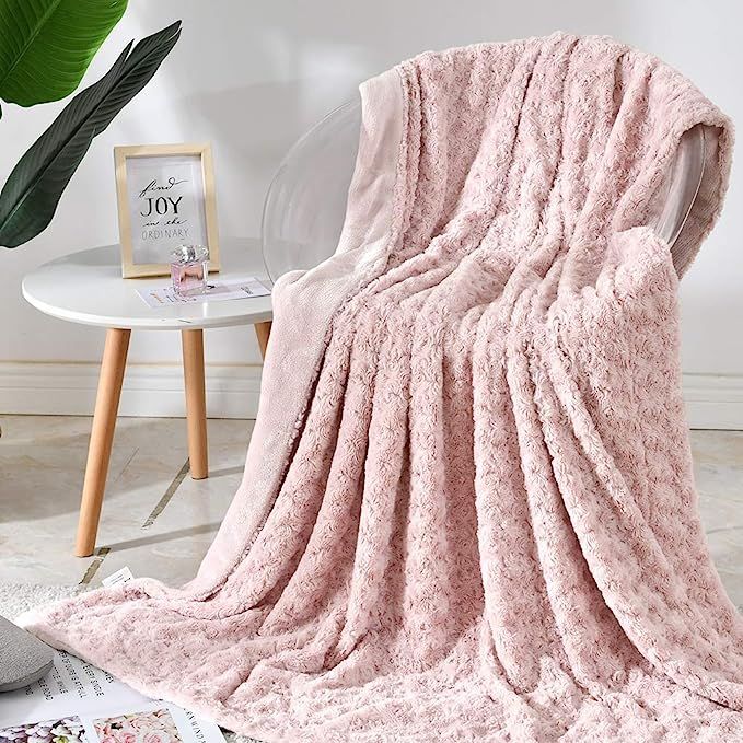 Vangao Throw Blanket Rose Pattern Floral Design Soft Cozy Blanket Gift for Girls Bedroom Sofa Cou... | Amazon (US)