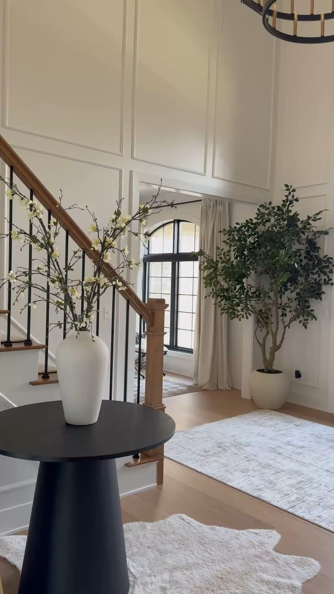 Open concept foyer and dining room