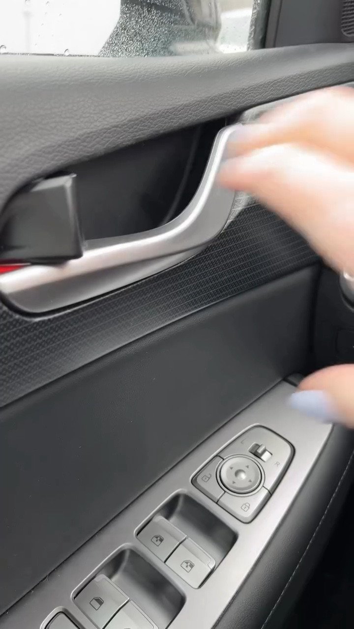 What do you use for a grocery list app? Head to my stories for the full scoop, but I need a new strategy 😅 #groceryshopping #grocerylist #sahm