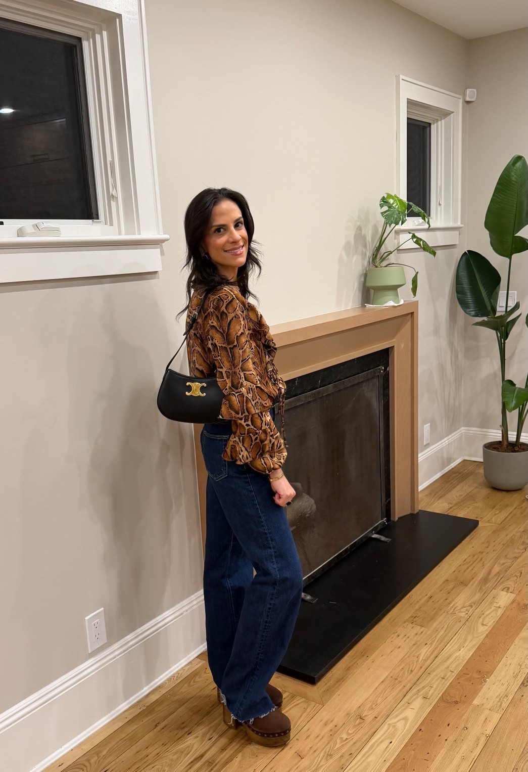 Borrowed this Celine bag from Vivrelle this month!

Vivrelle is a members-only club where you can borrow designer bags, jewelry, watches, and diamonds from top brands! 

You can use my code “ALIXTUROFF” to get your first month free!

#LTKootd