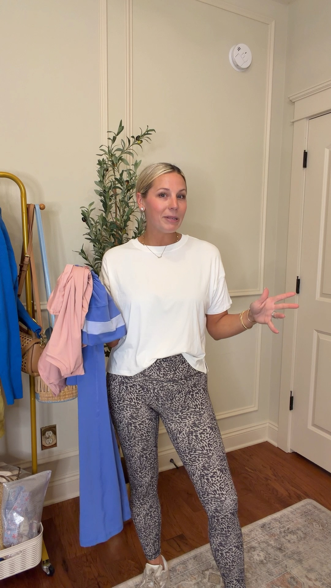 My @nordstromrack order is so good and now I’m ready for my workouts!! So fun with the animal print and crossover flares! Wearing a small in everything #nordstromrackpartner #rackscore

#LTKPetite #LTKActive #LTKootd