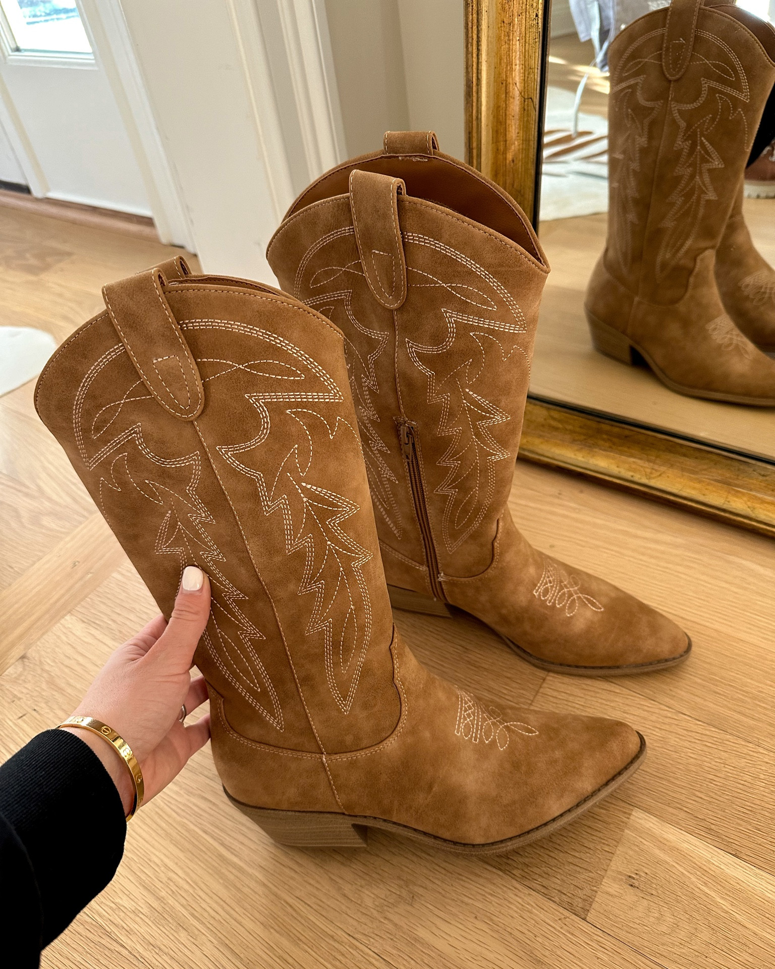 Kat Jamieson shares her favorite cowboy boots. They are so comfy!

#LTKfindsunder50 #LTKshoecrush #LTKSeasonal