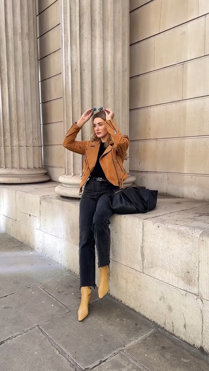 The tan suede obsession continues

I don’t tend to invest too much into trends but this is so timeless and I do truly believe will be something I will wear again and again. I opted for a size 14 in this jacket so it has a slightly looser fit.