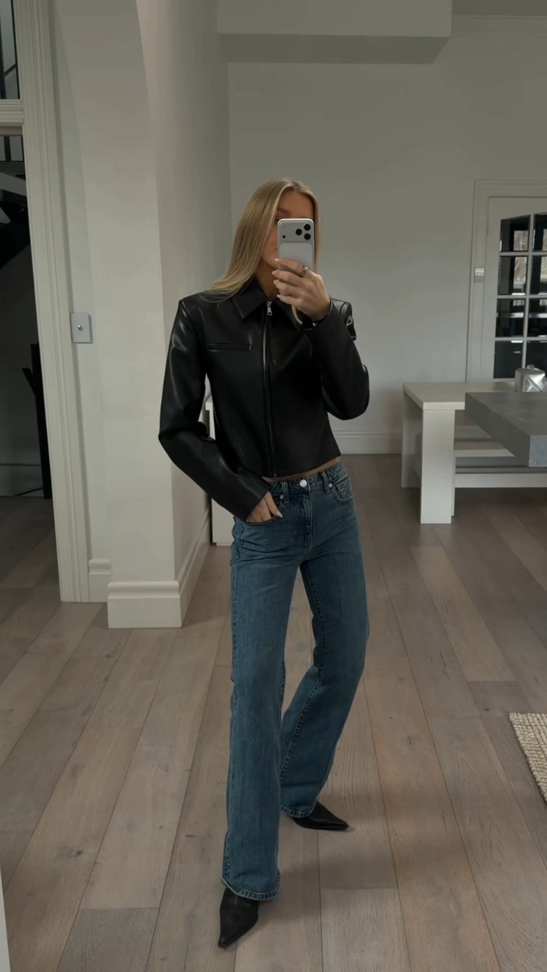 This jacket has just restocked, run don’t walk!! I wear a size 6 xx

#LTKaustralia