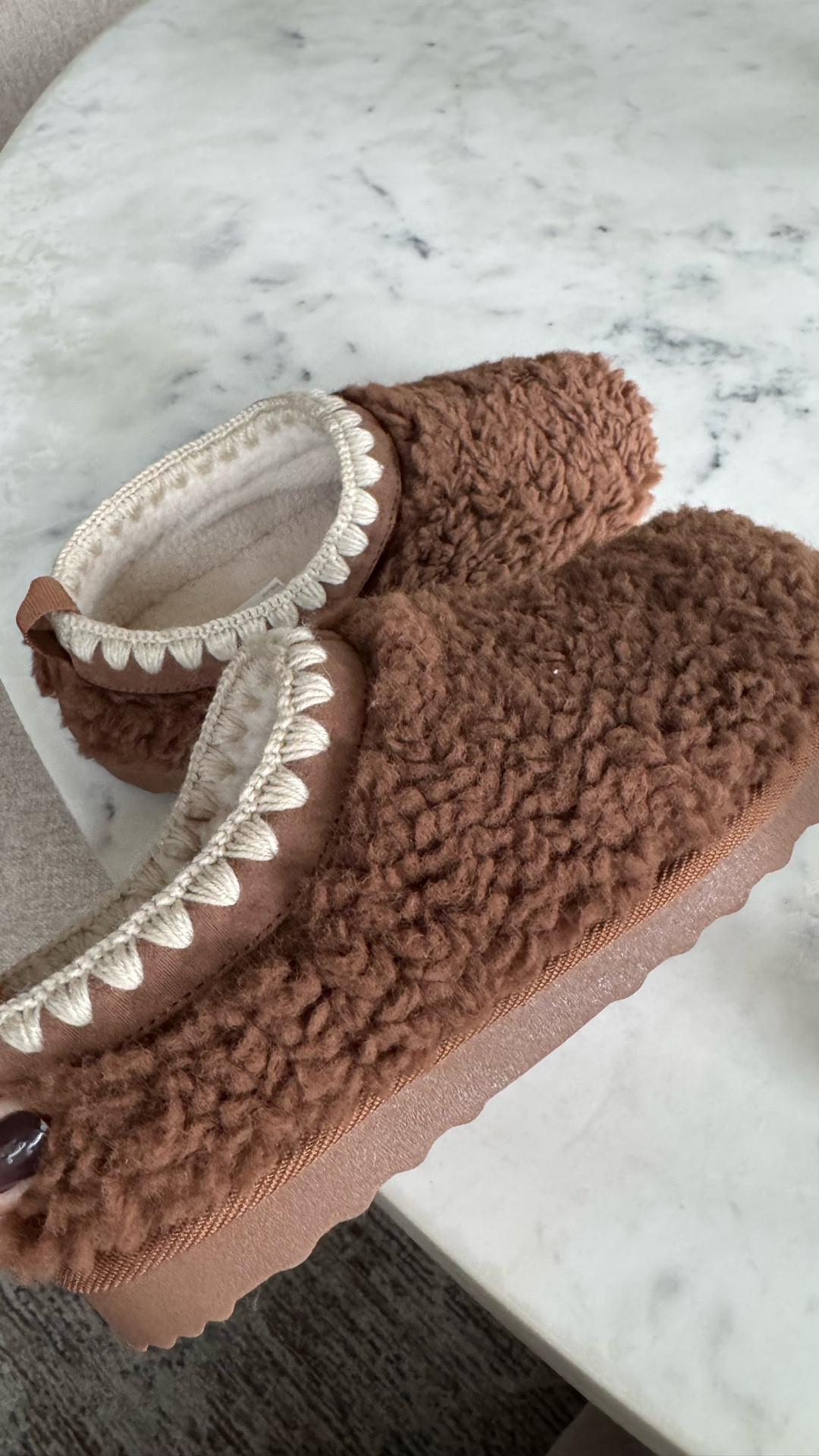 Super cute kids slippers at Target only $20 

#LTKKids #LTKFamily #LTKFindsUnder50