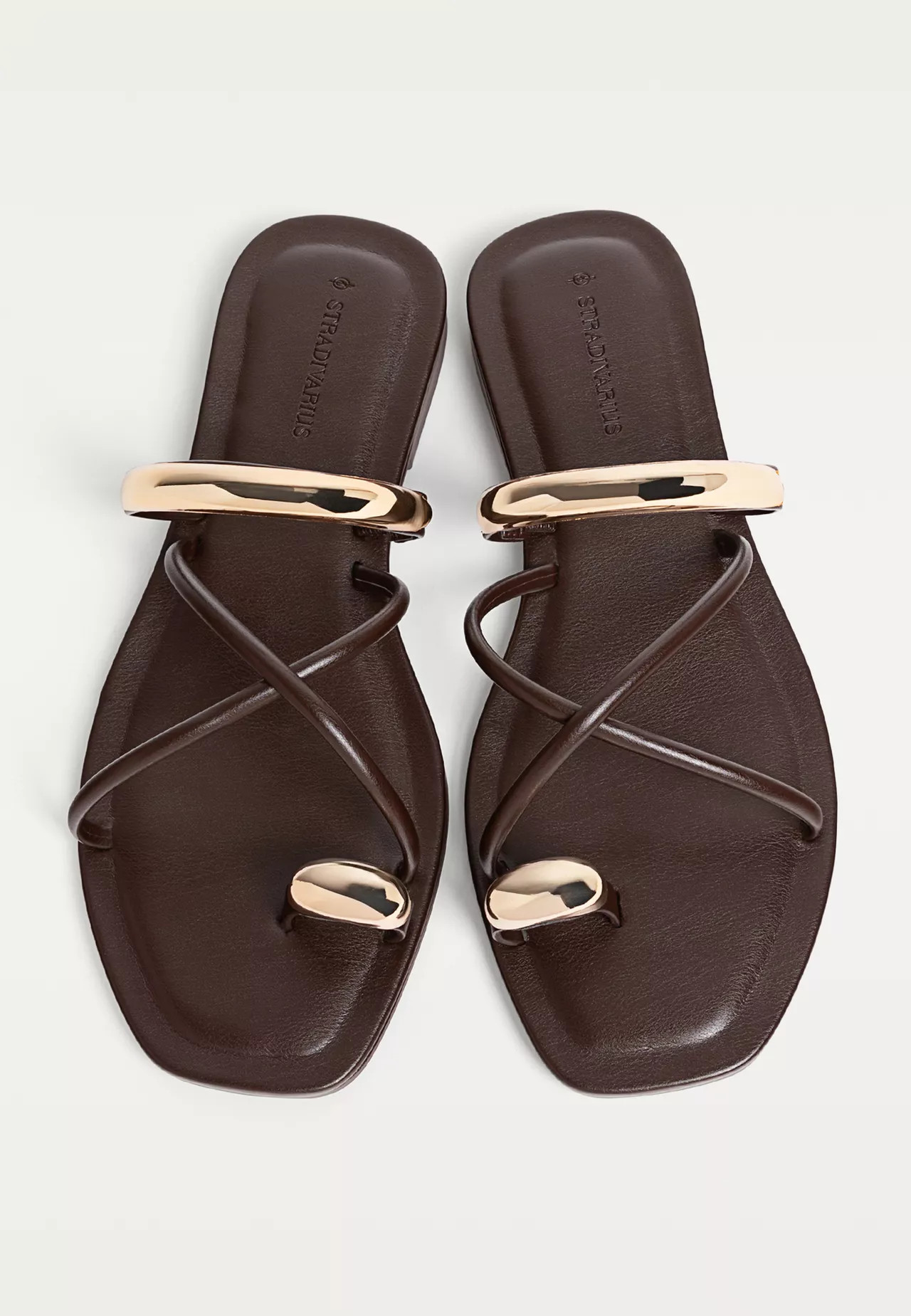 Flat sandals with metal detail - Women's All | Stradivarius United Kingdom | Stradivarius (UK)